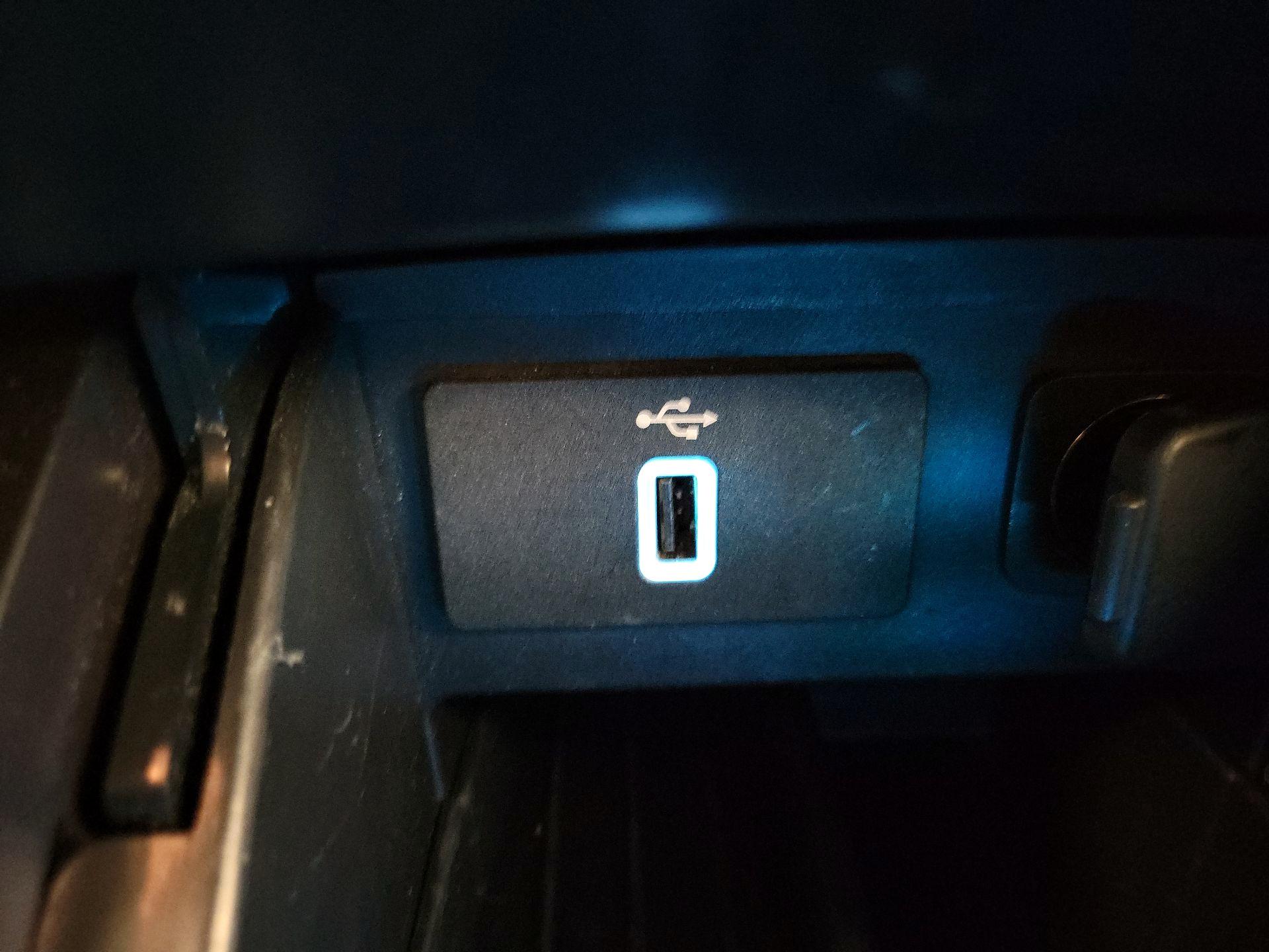 Thumbnail: 2019 Ford Explorer - 19