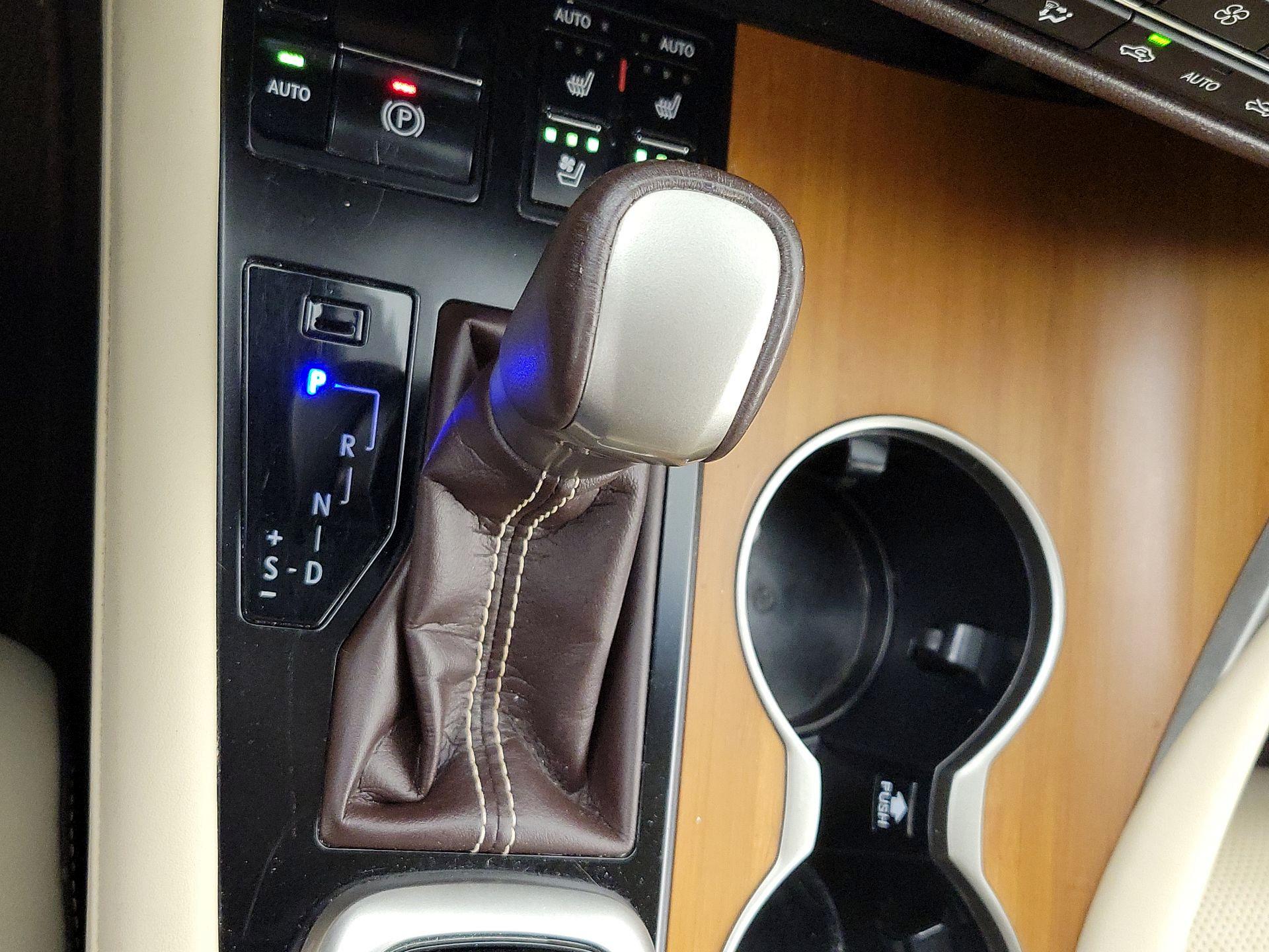 Thumbnail: 2019 Lexus RX - 18