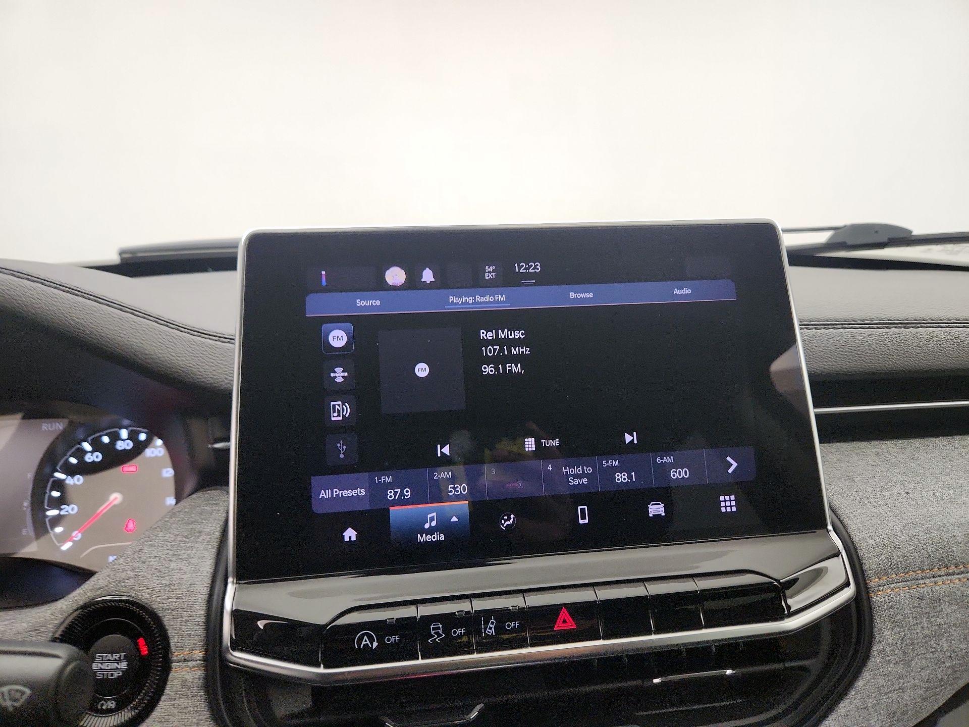 Thumbnail: 2022 Jeep Compass - 13