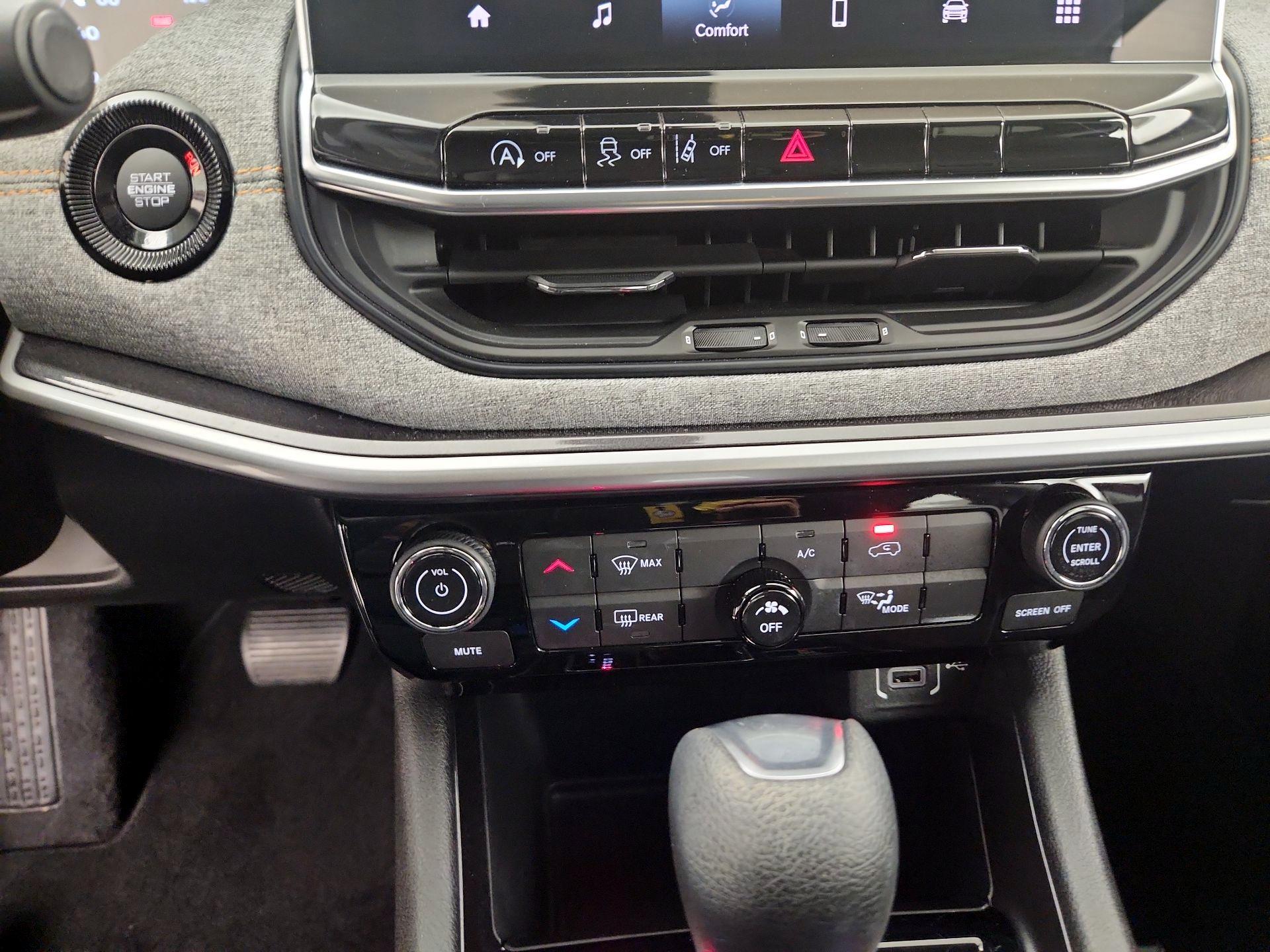 Thumbnail: 2022 Jeep Compass - 14