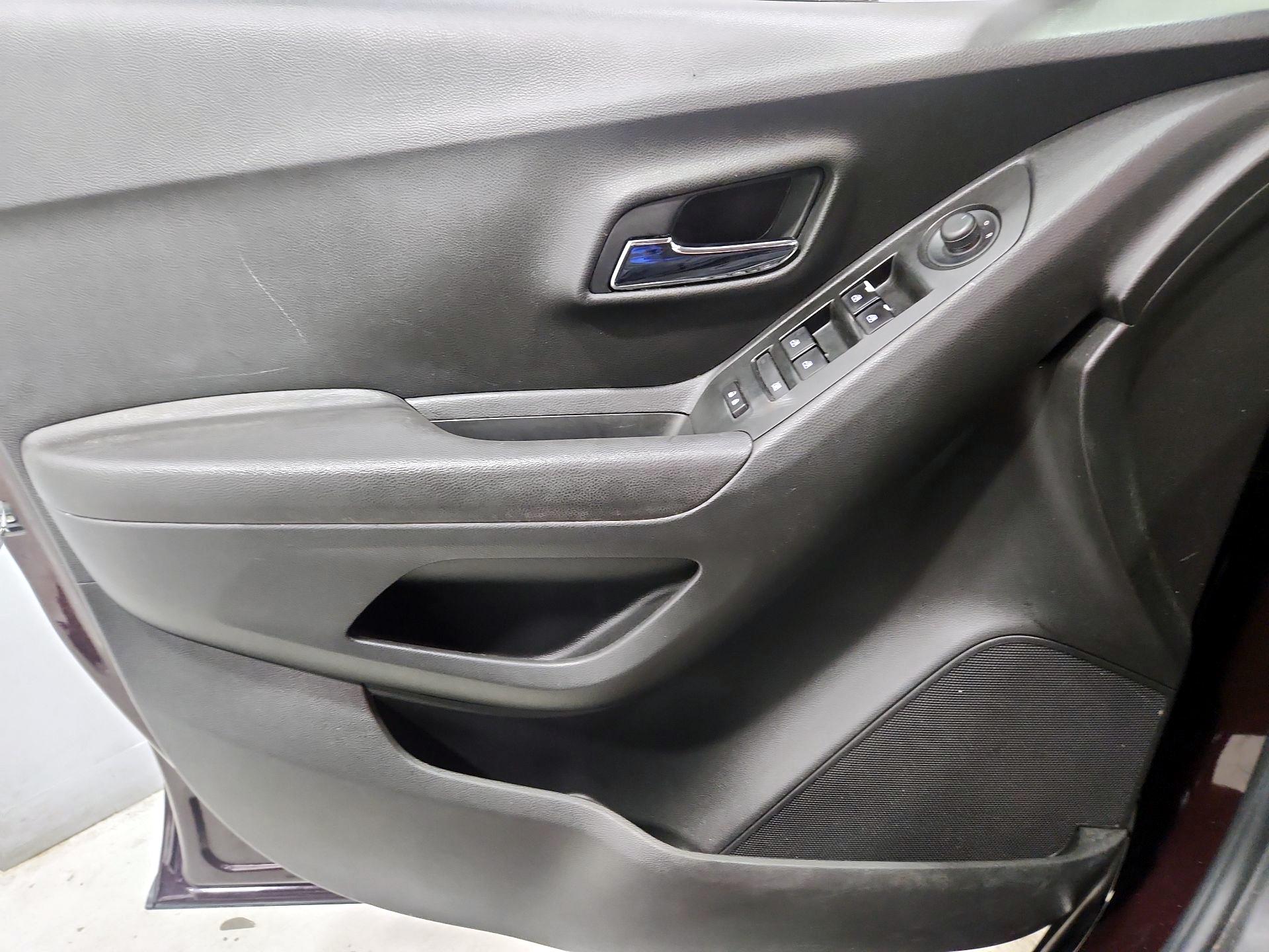 Thumbnail: 2020 Chevrolet Trax - 12