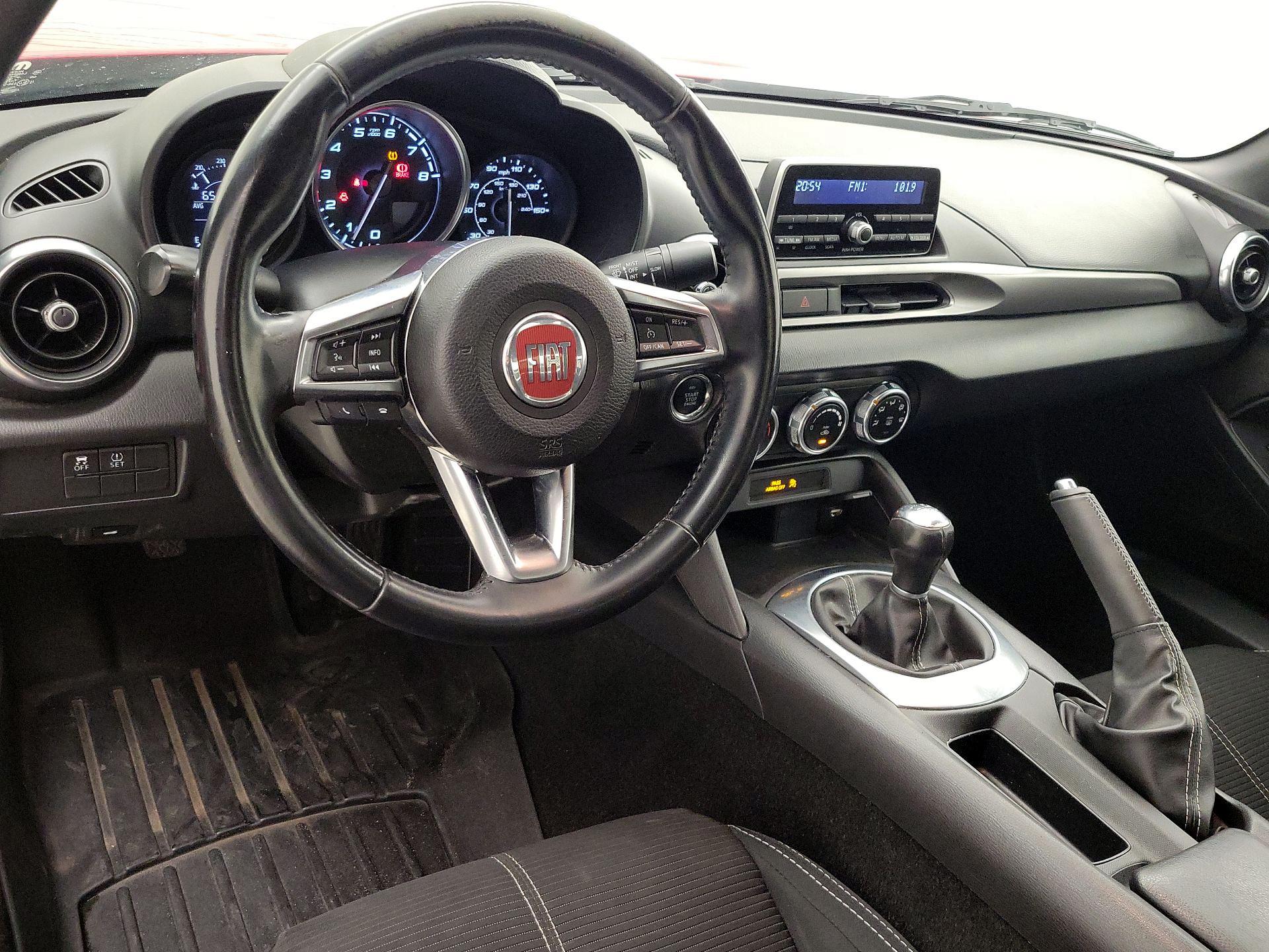 Thumbnail: 2017 Fiat 124 Spider - 9