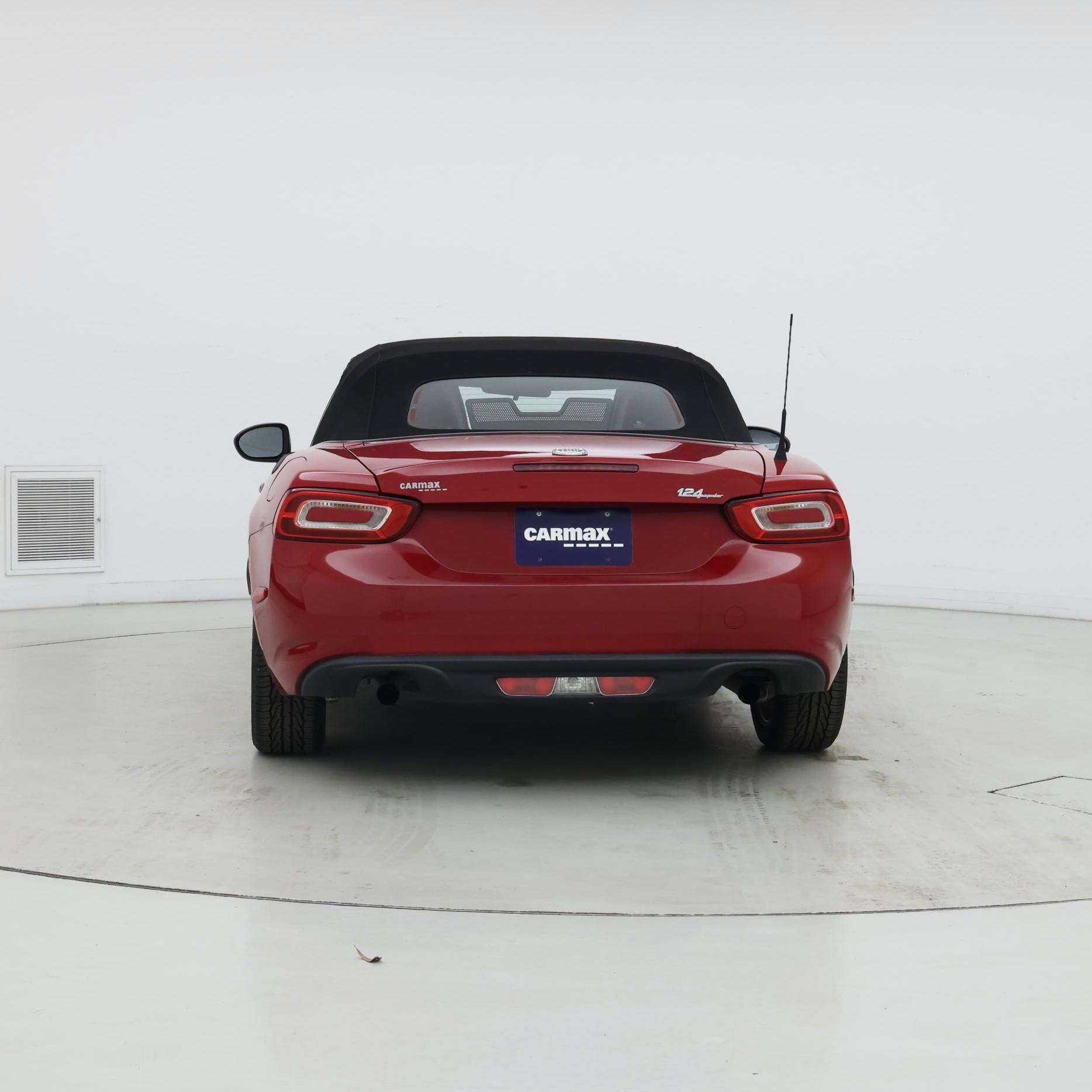 Thumbnail: 2017 Fiat 124 Spider - 6