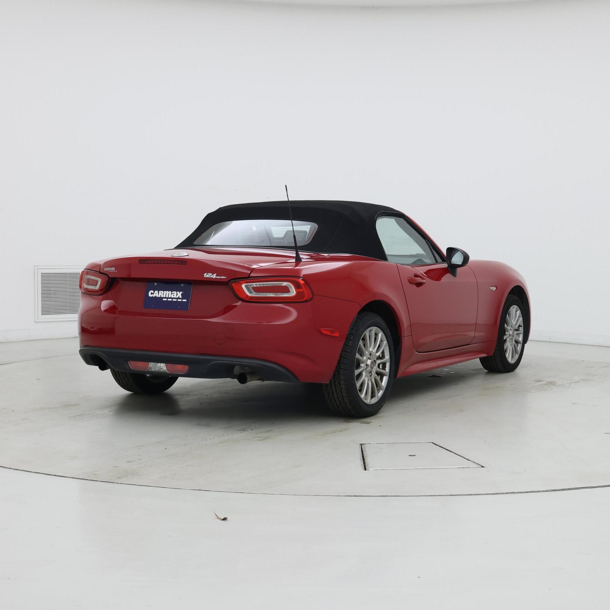 Thumbnail: 2017 Fiat 124 Spider - 8
