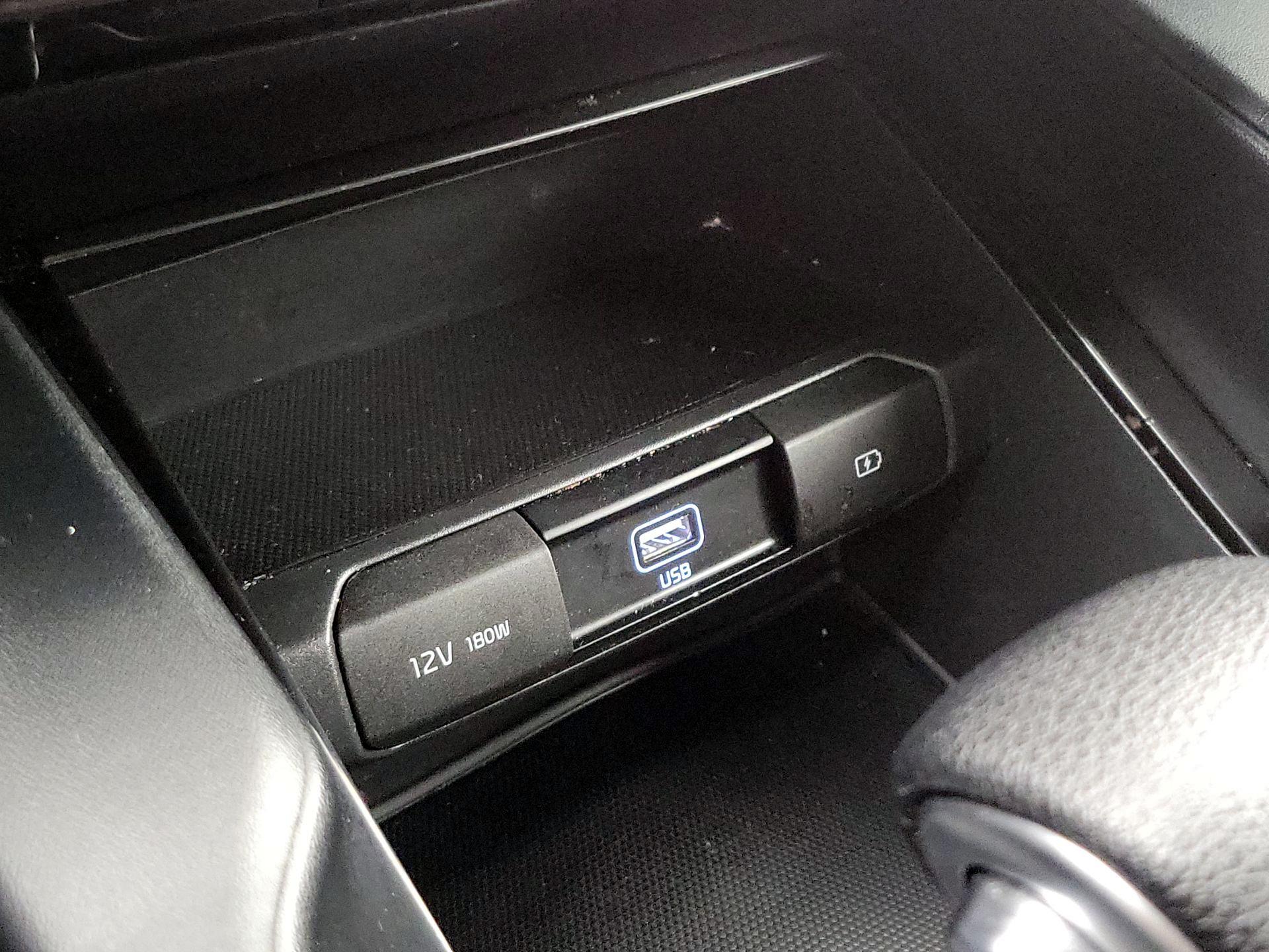 Thumbnail: 2020 Kia Telluride - 18