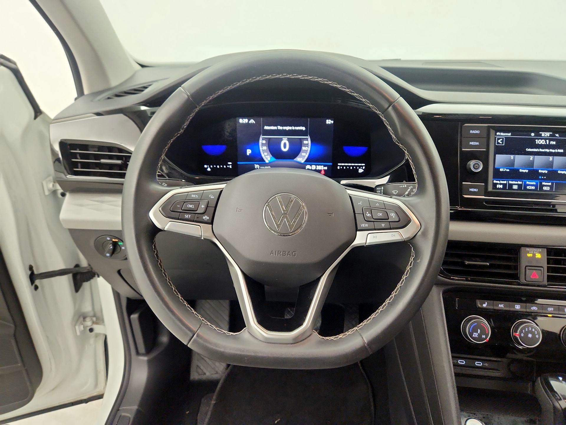 Thumbnail: 2023 Volkswagen Taos - 10