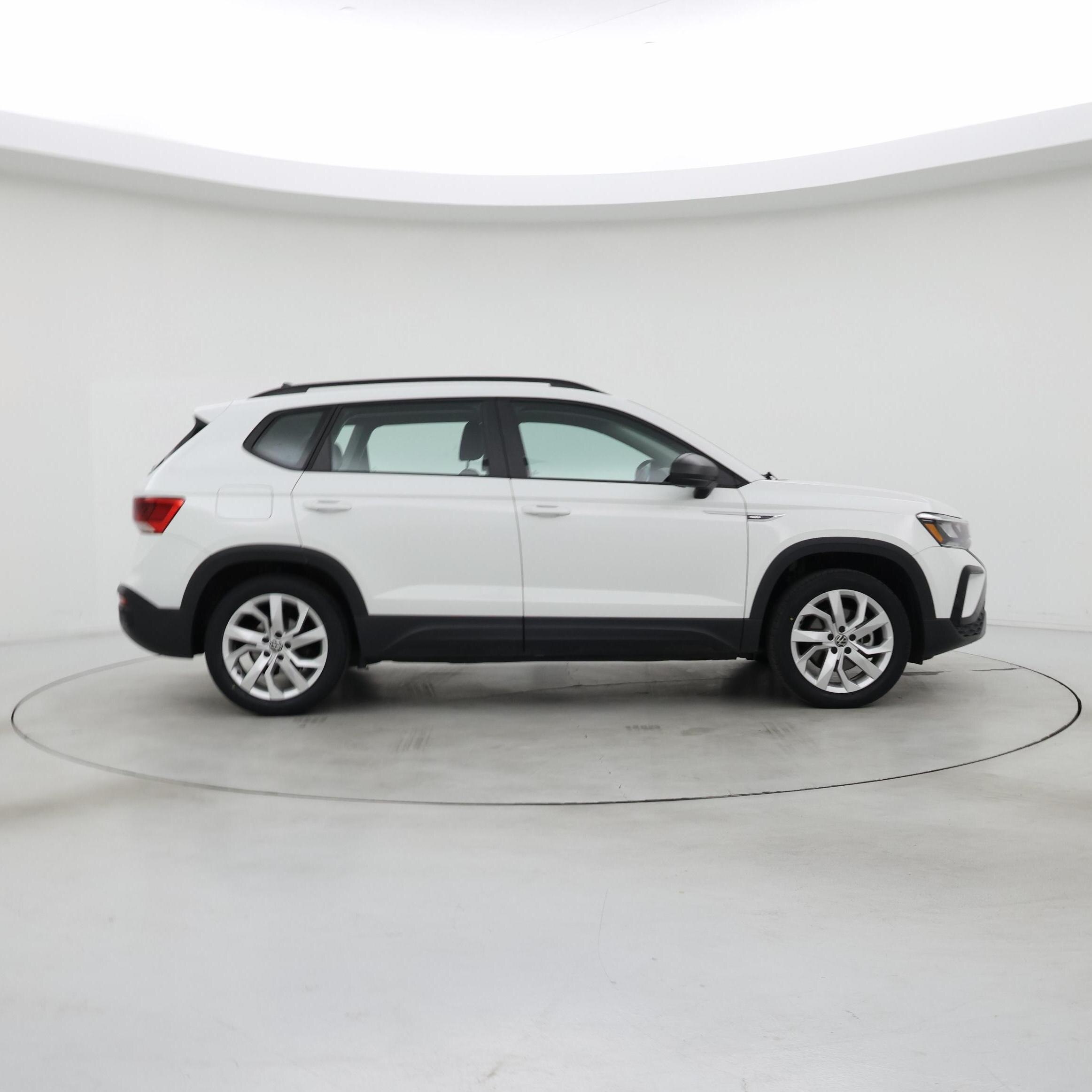 Thumbnail: 2023 Volkswagen Taos - 7