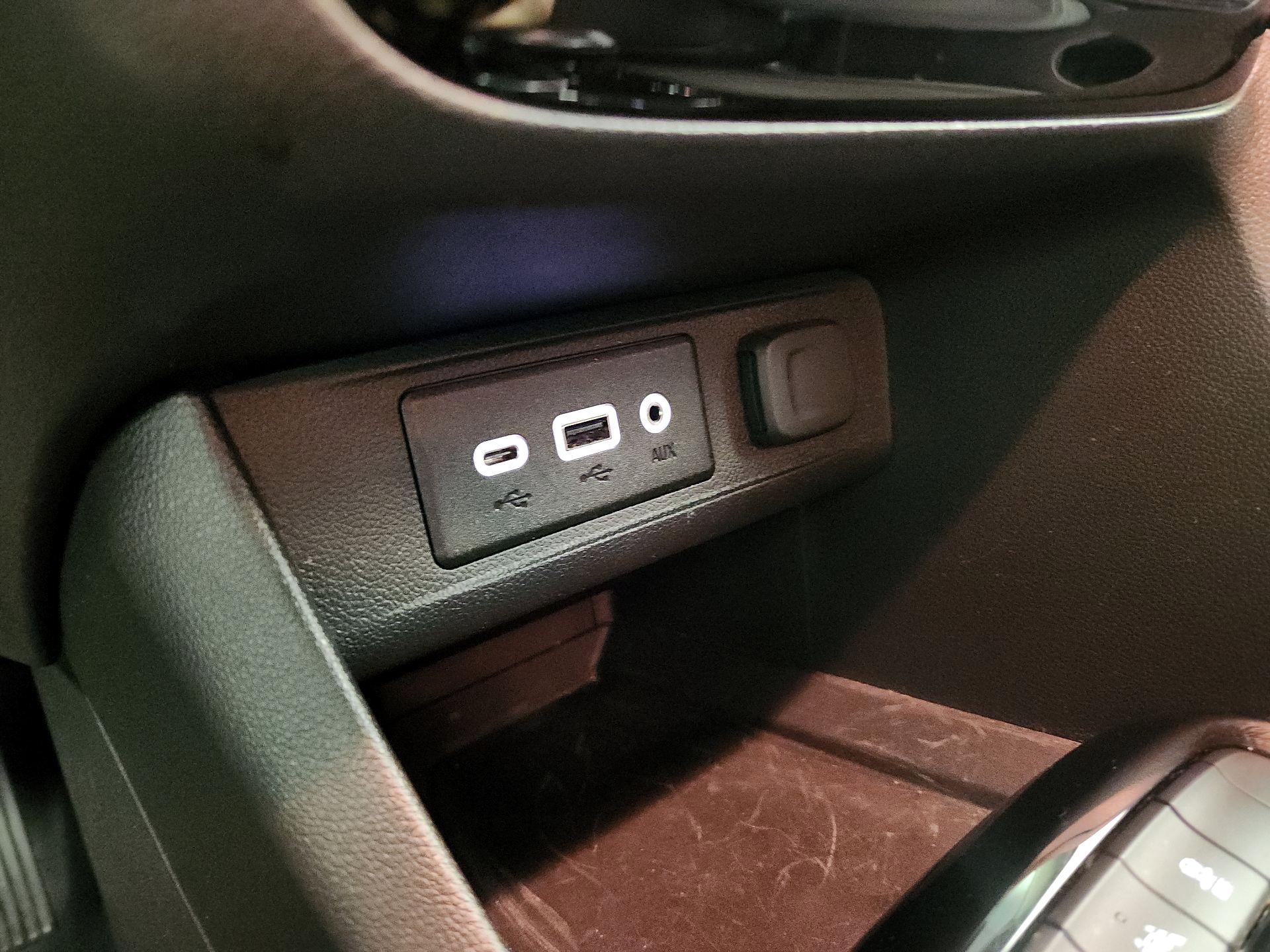 Thumbnail: 2021 Buick Encore GX - 18