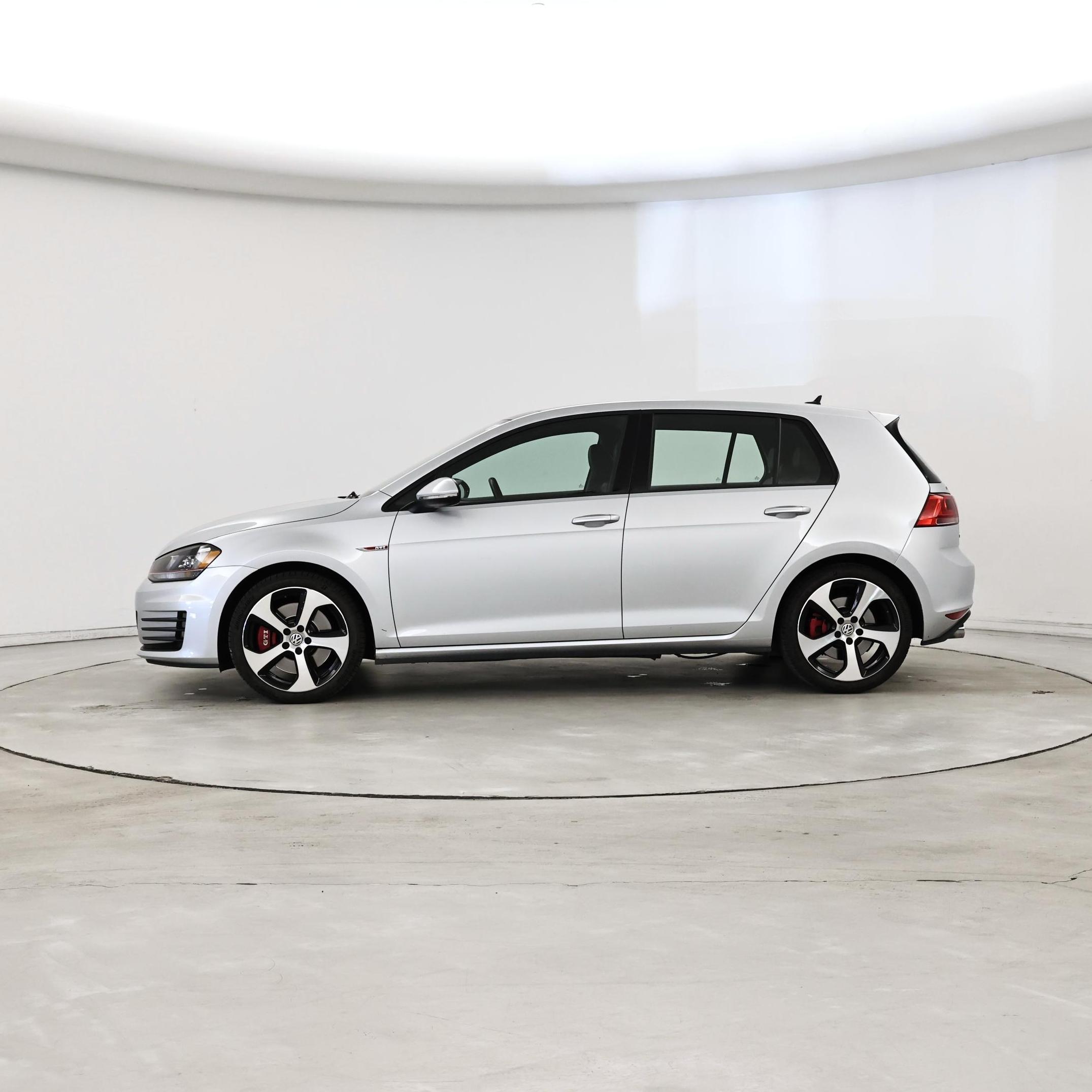 Thumbnail: 2015 Volkswagen Golf - 3