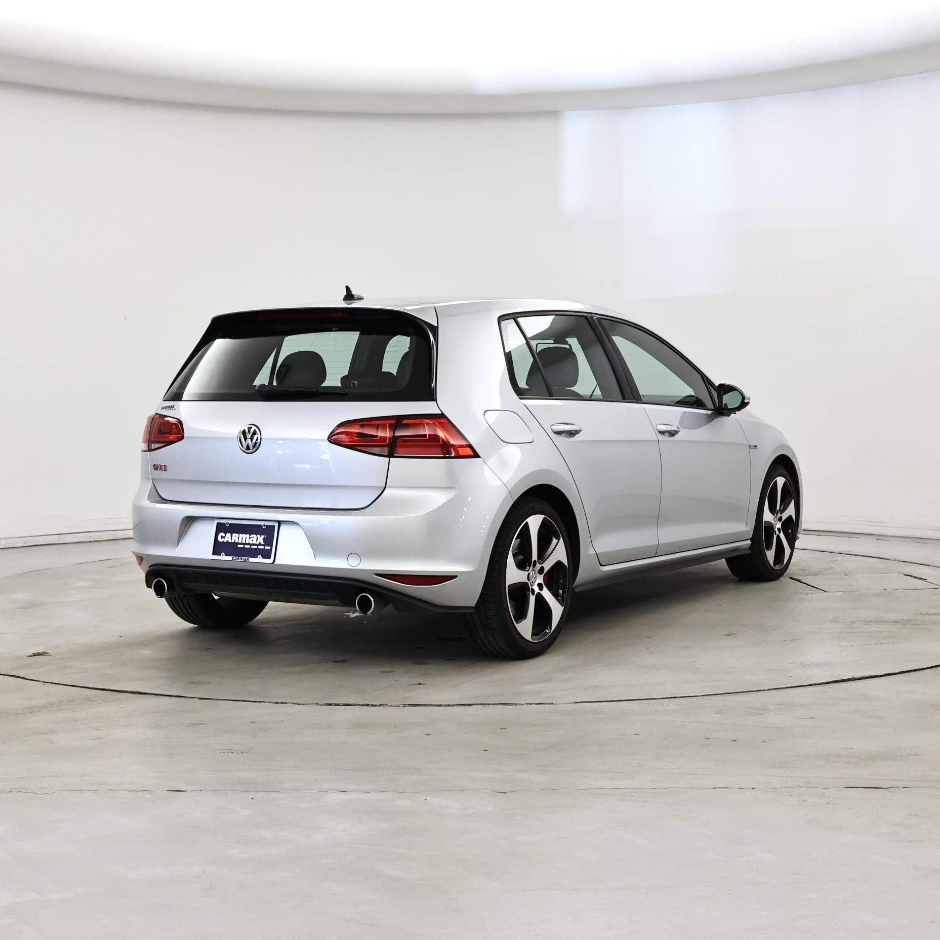 Thumbnail: 2015 Volkswagen Golf - 8