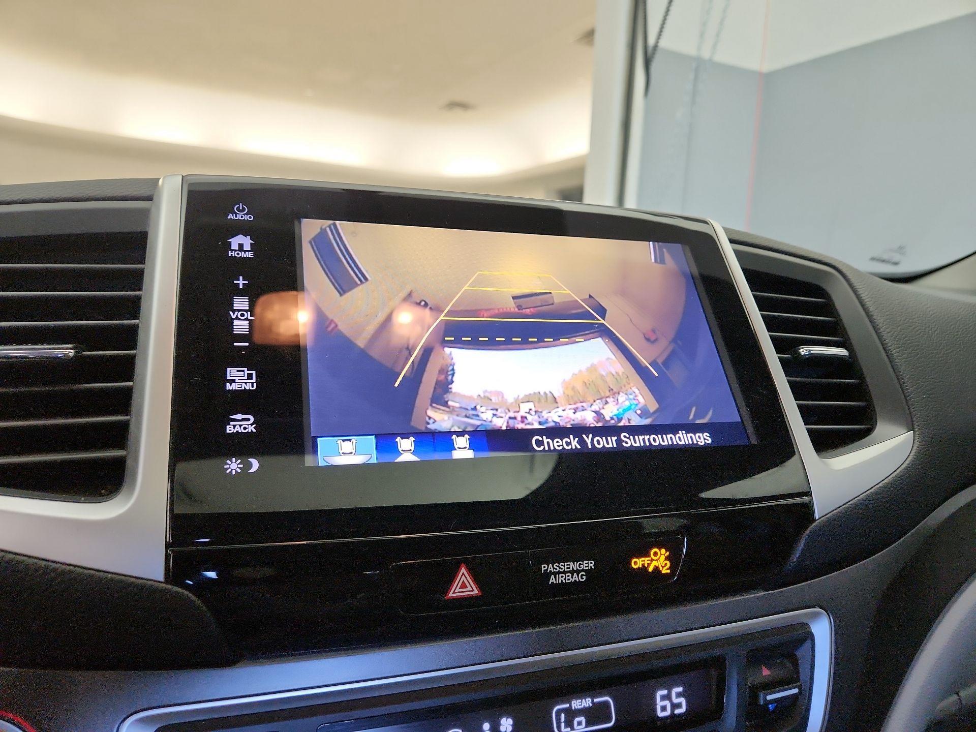 Thumbnail: 2017 Honda Pilot - 15