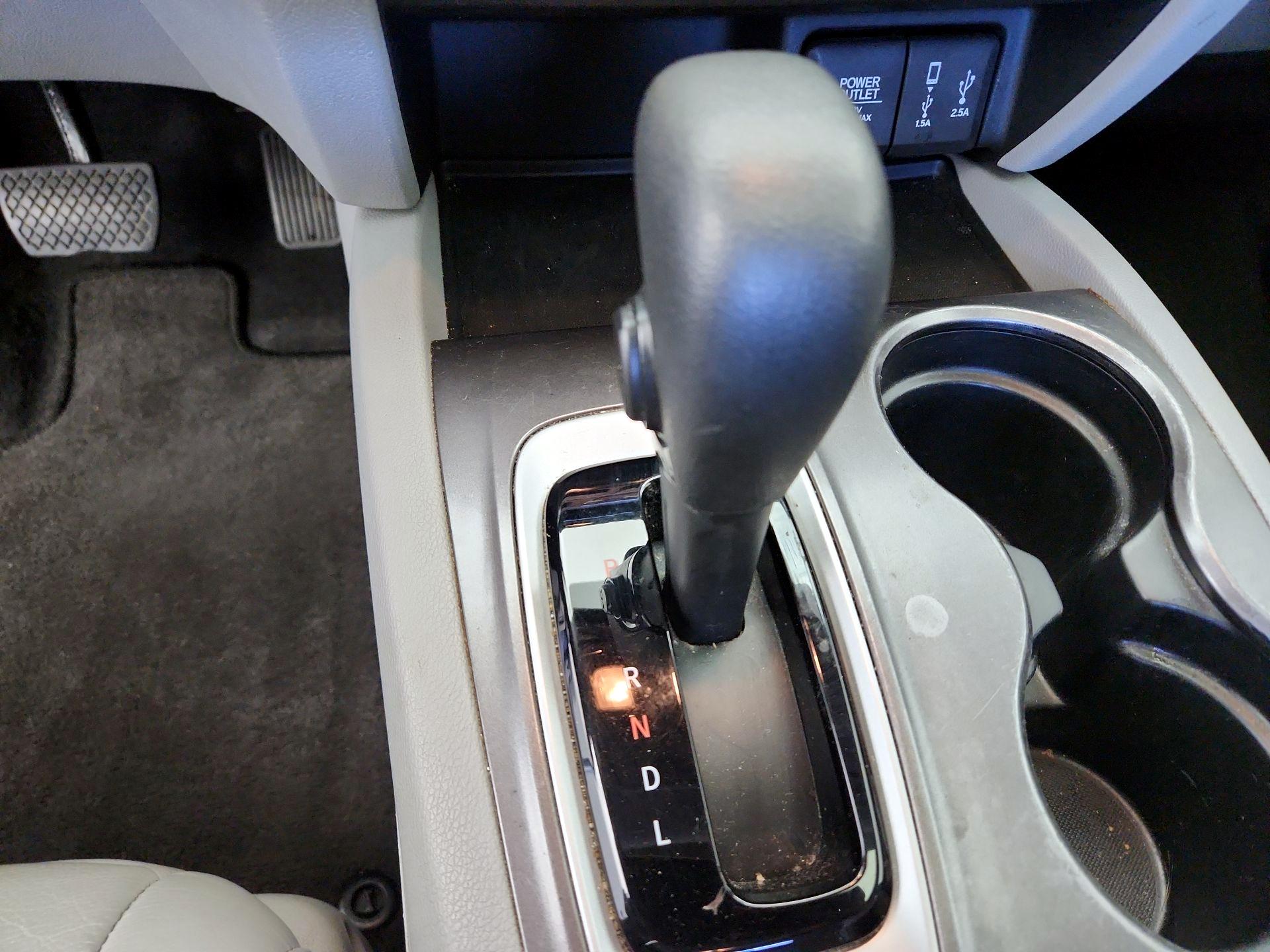 Thumbnail: 2017 Honda Pilot - 18