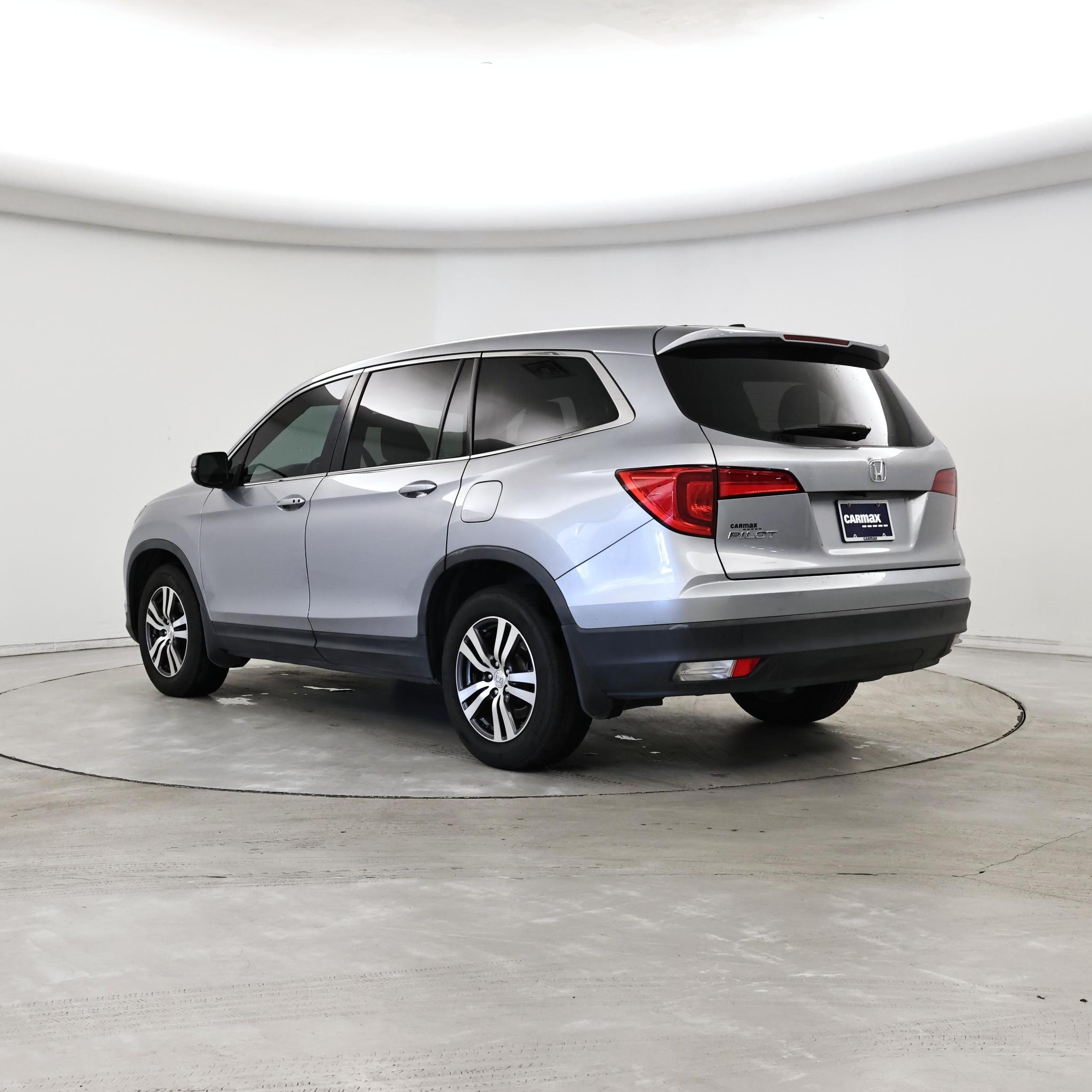 Thumbnail: 2017 Honda Pilot - 2