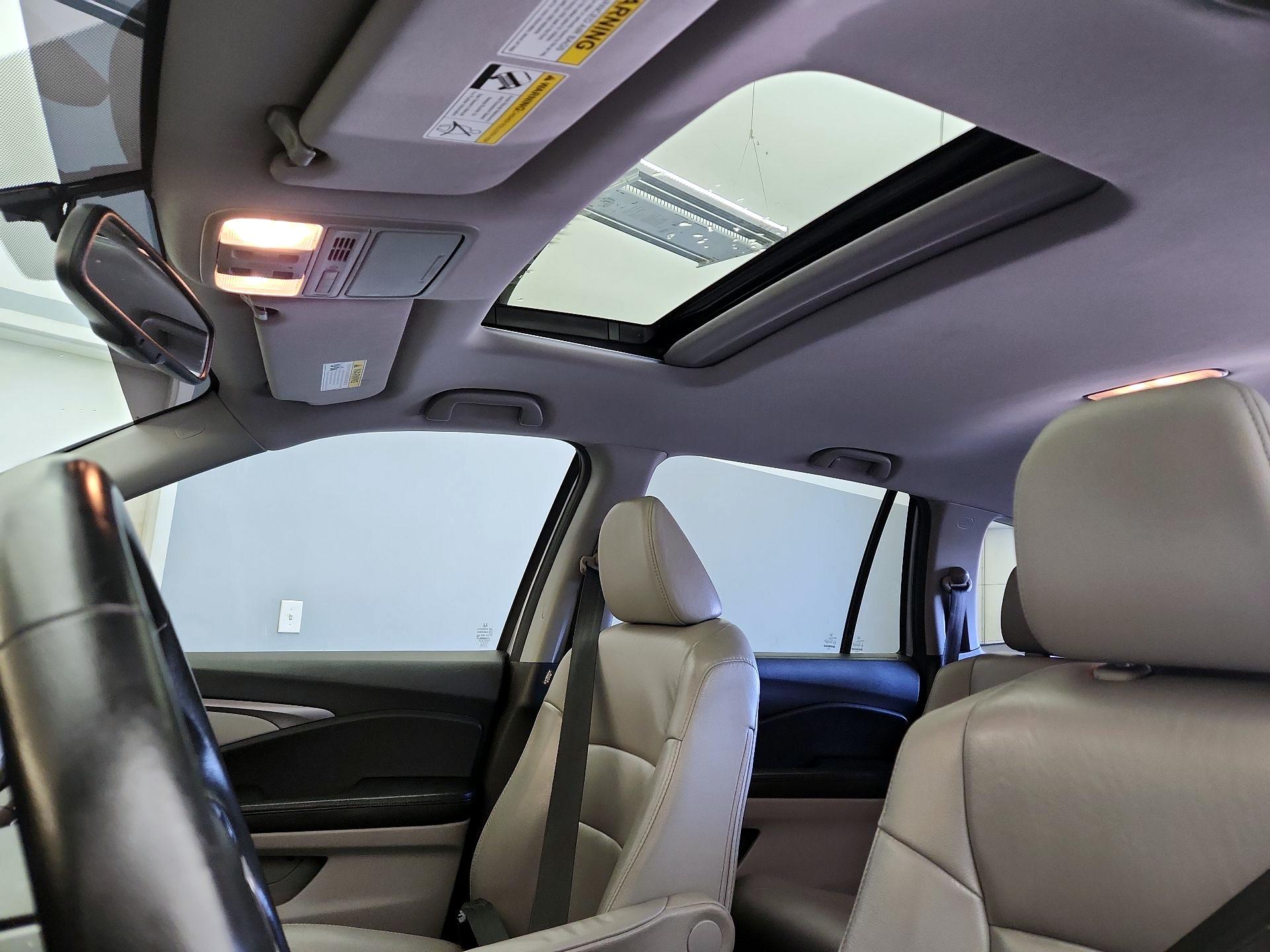 Thumbnail: 2017 Honda Pilot - 20