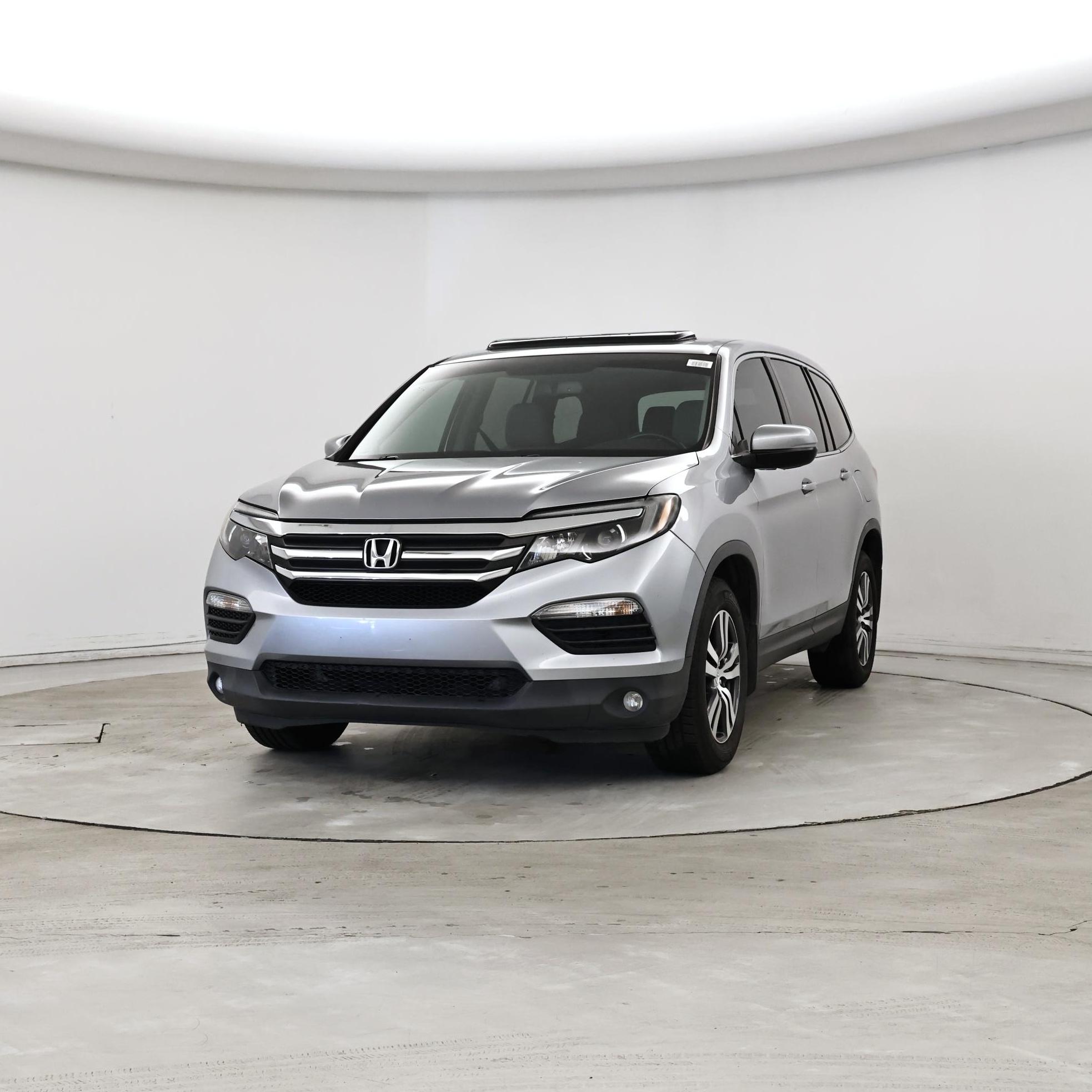 Thumbnail: 2017 Honda Pilot - 4