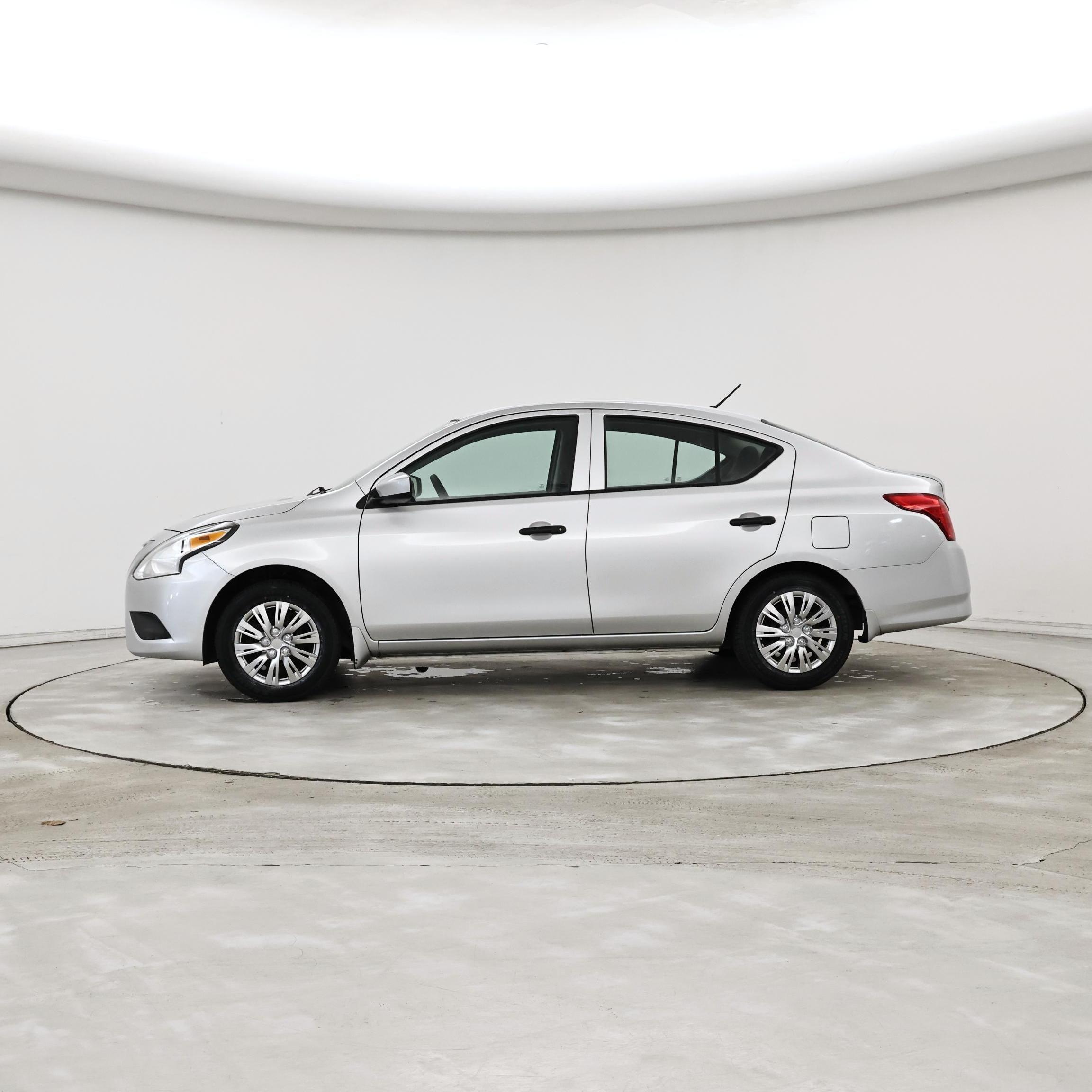 Thumbnail: 2017 Nissan Versa - 3