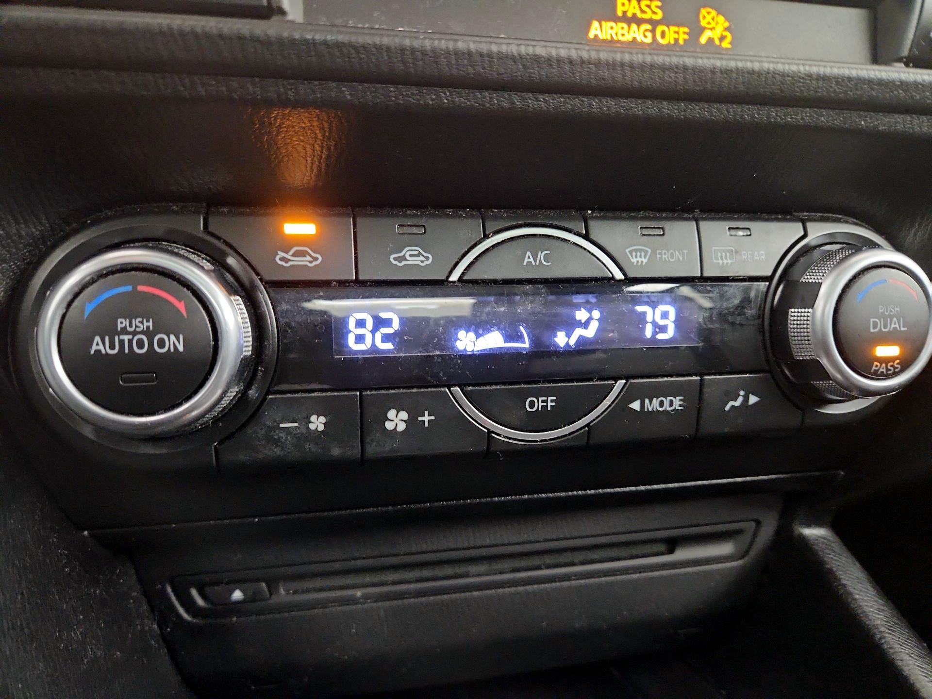 Thumbnail: 2014 Mazda Mazda3 - 17