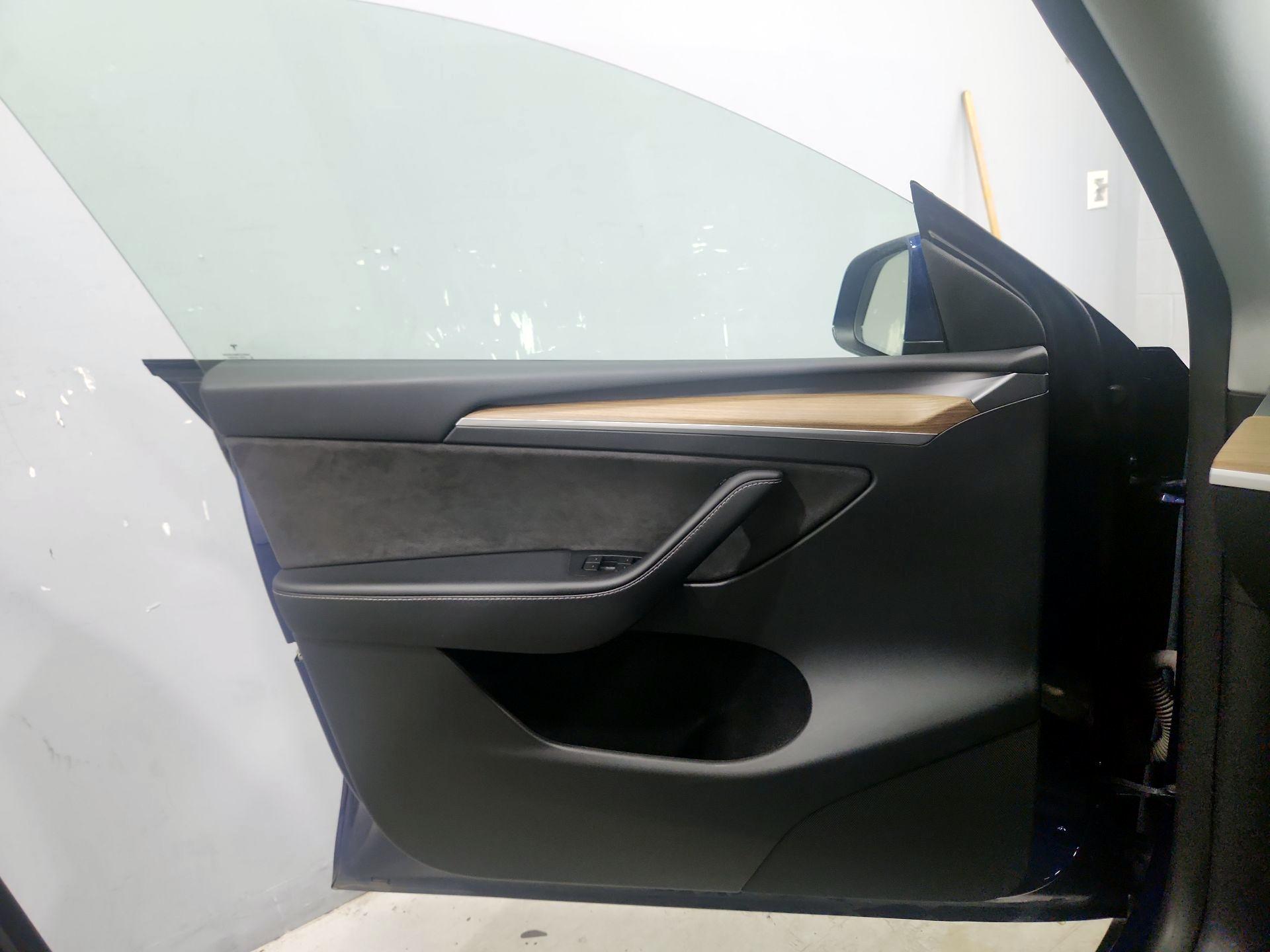 Thumbnail: 2023 Tesla Model Y - 12