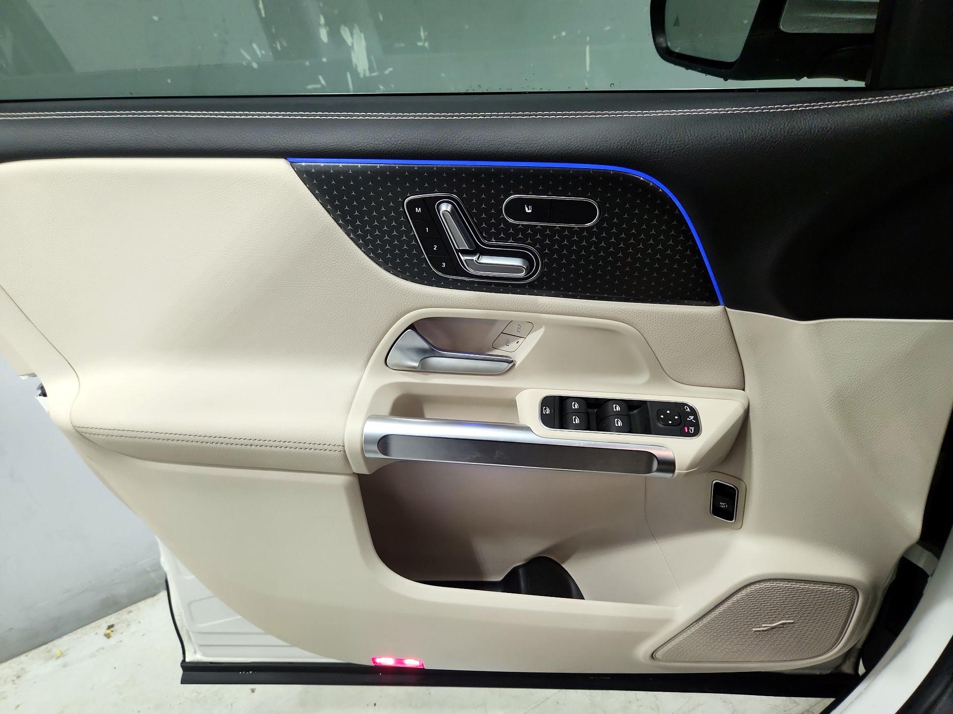 Thumbnail: 2024 Mercedes-Benz GLB - 12