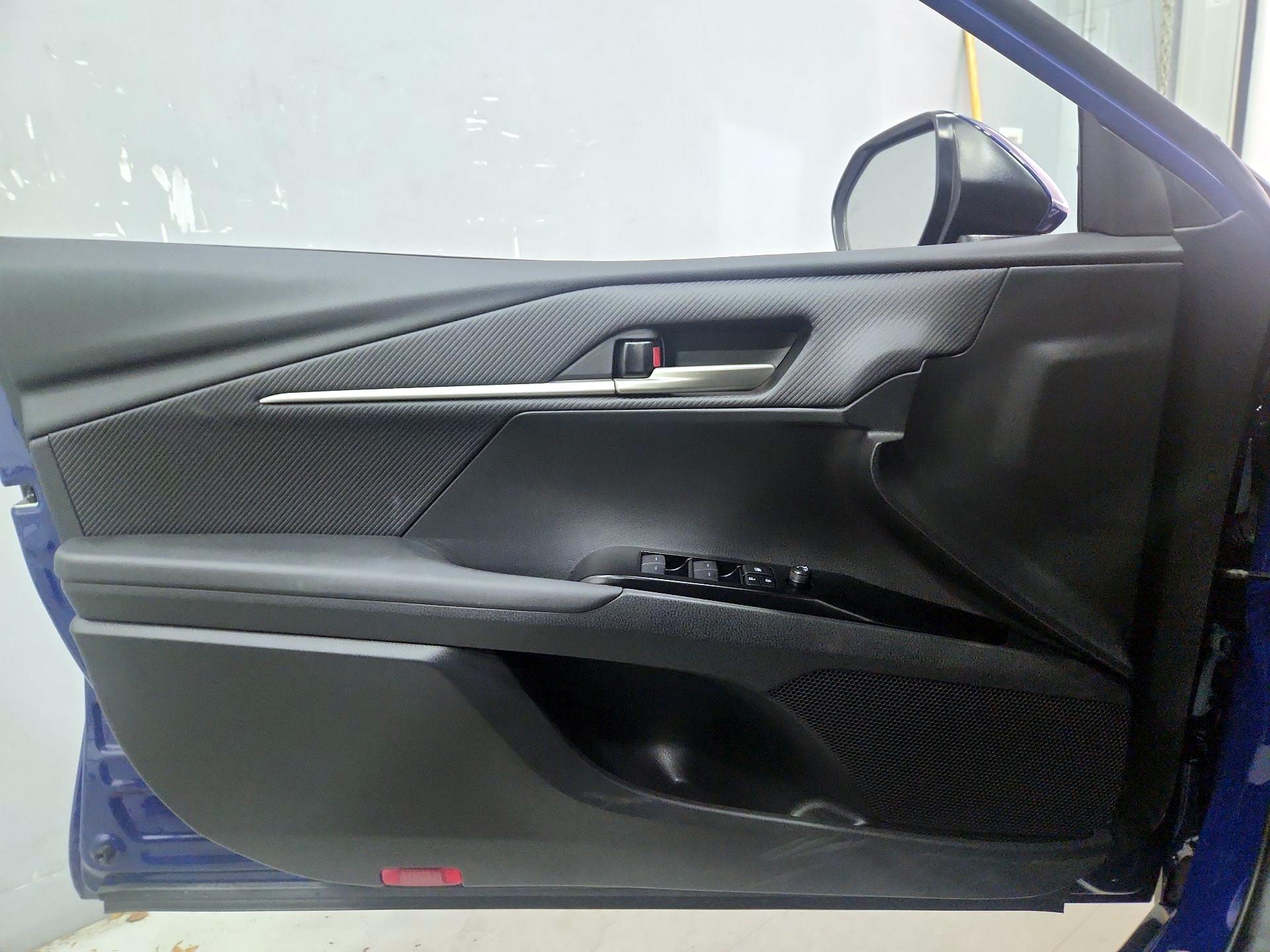 Thumbnail: 2025 Toyota Camry - 12