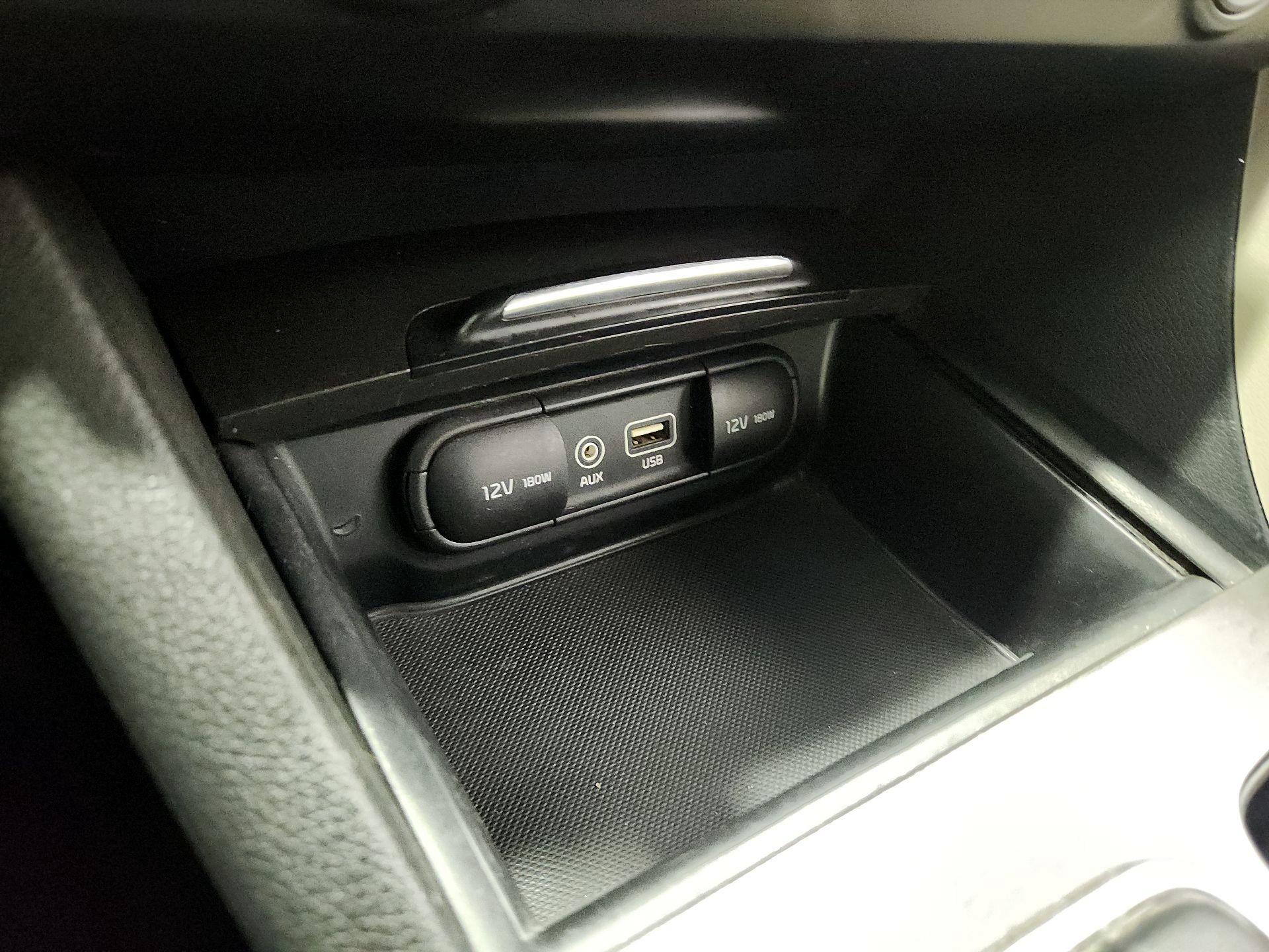 Thumbnail: 2018 Kia Optima - 18