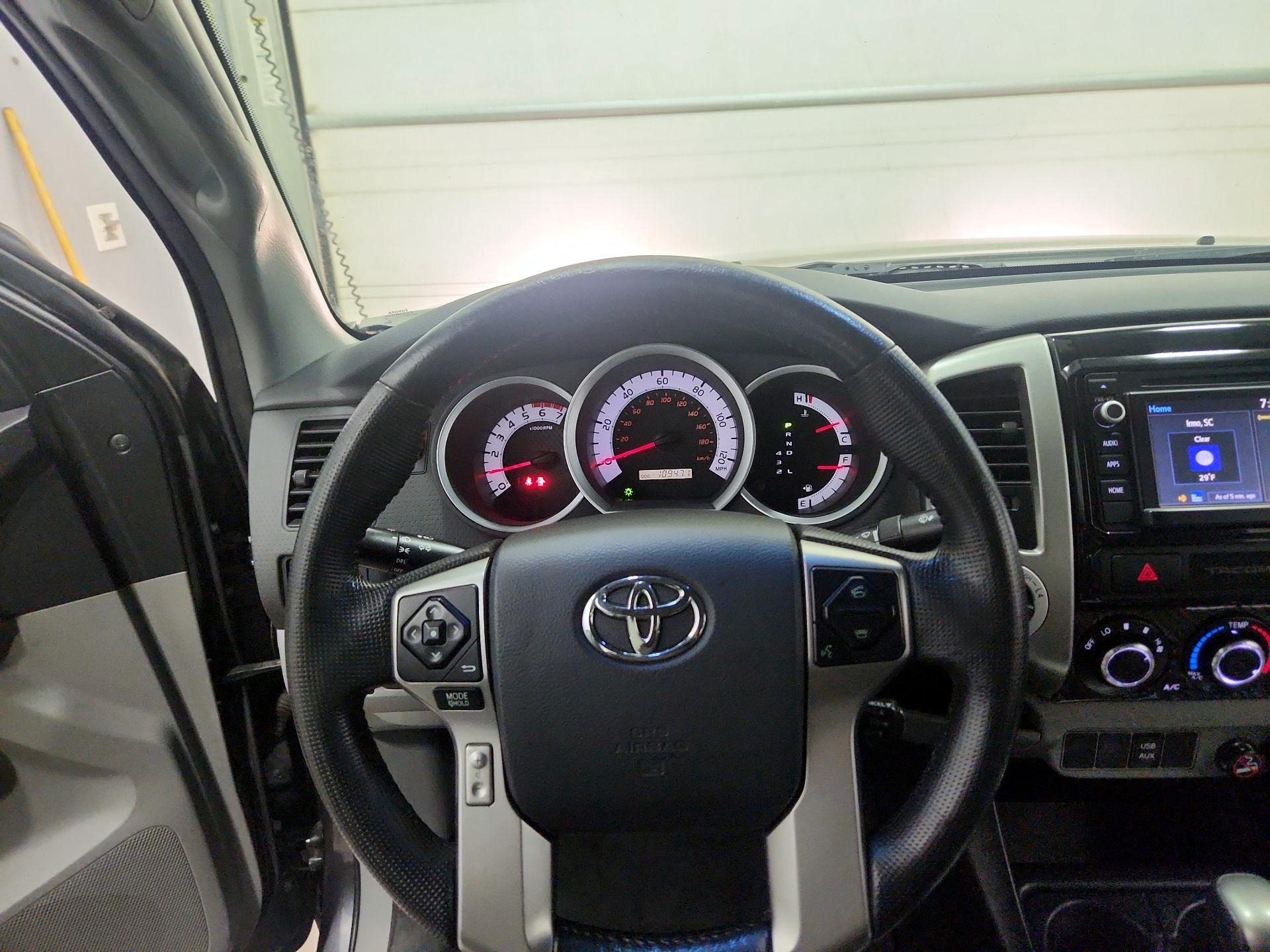 Thumbnail: 2015 Toyota Tacoma - 10