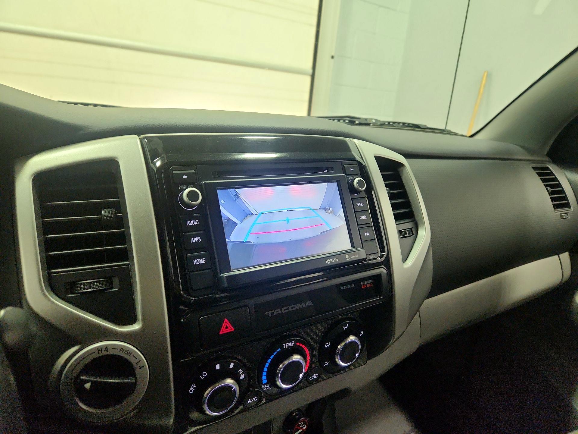 Thumbnail: 2015 Toyota Tacoma - 14