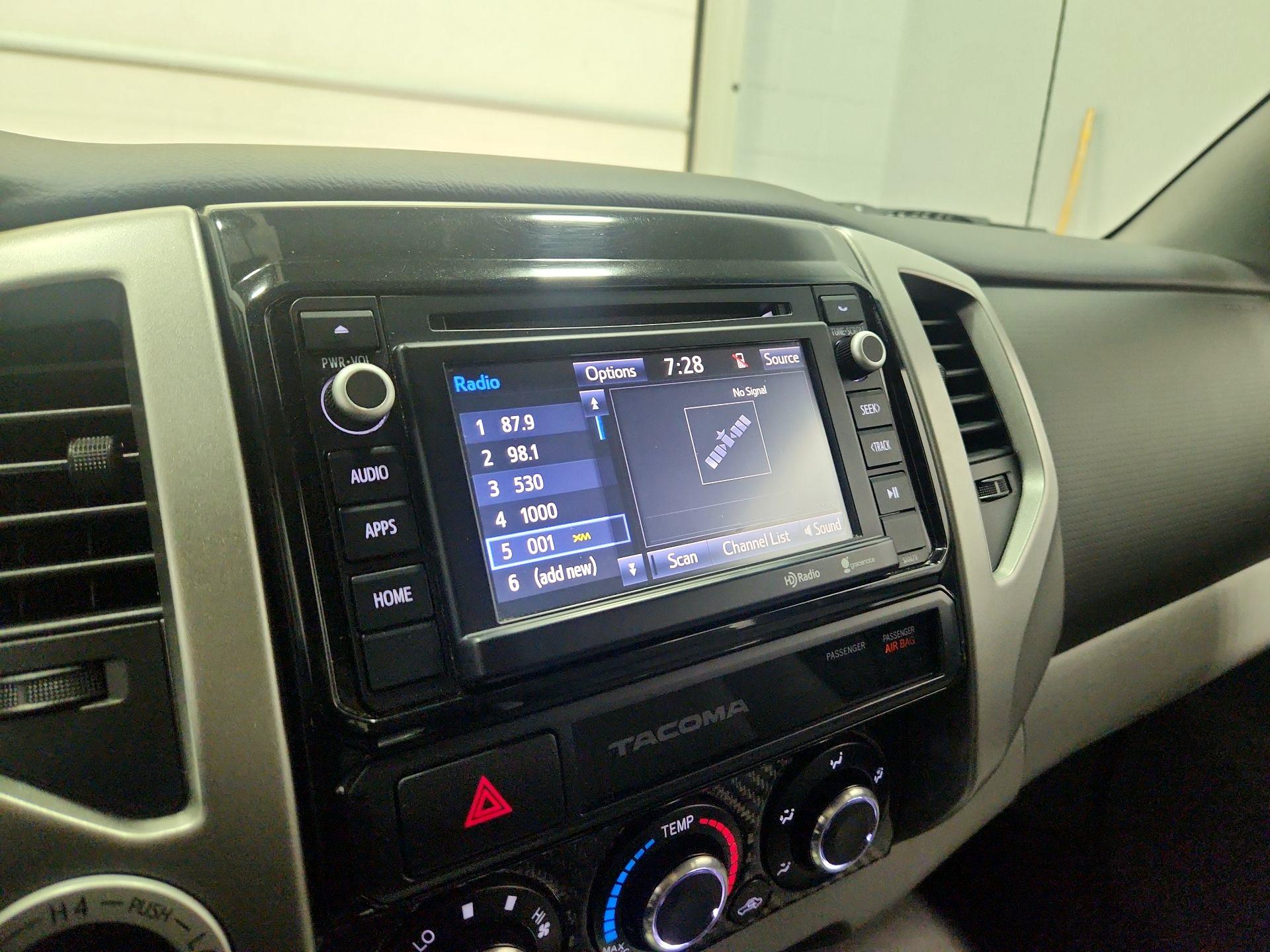 Thumbnail: 2015 Toyota Tacoma - 15