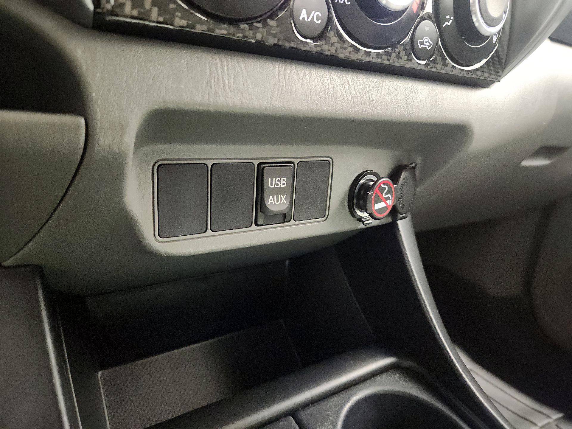 Thumbnail: 2015 Toyota Tacoma - 18