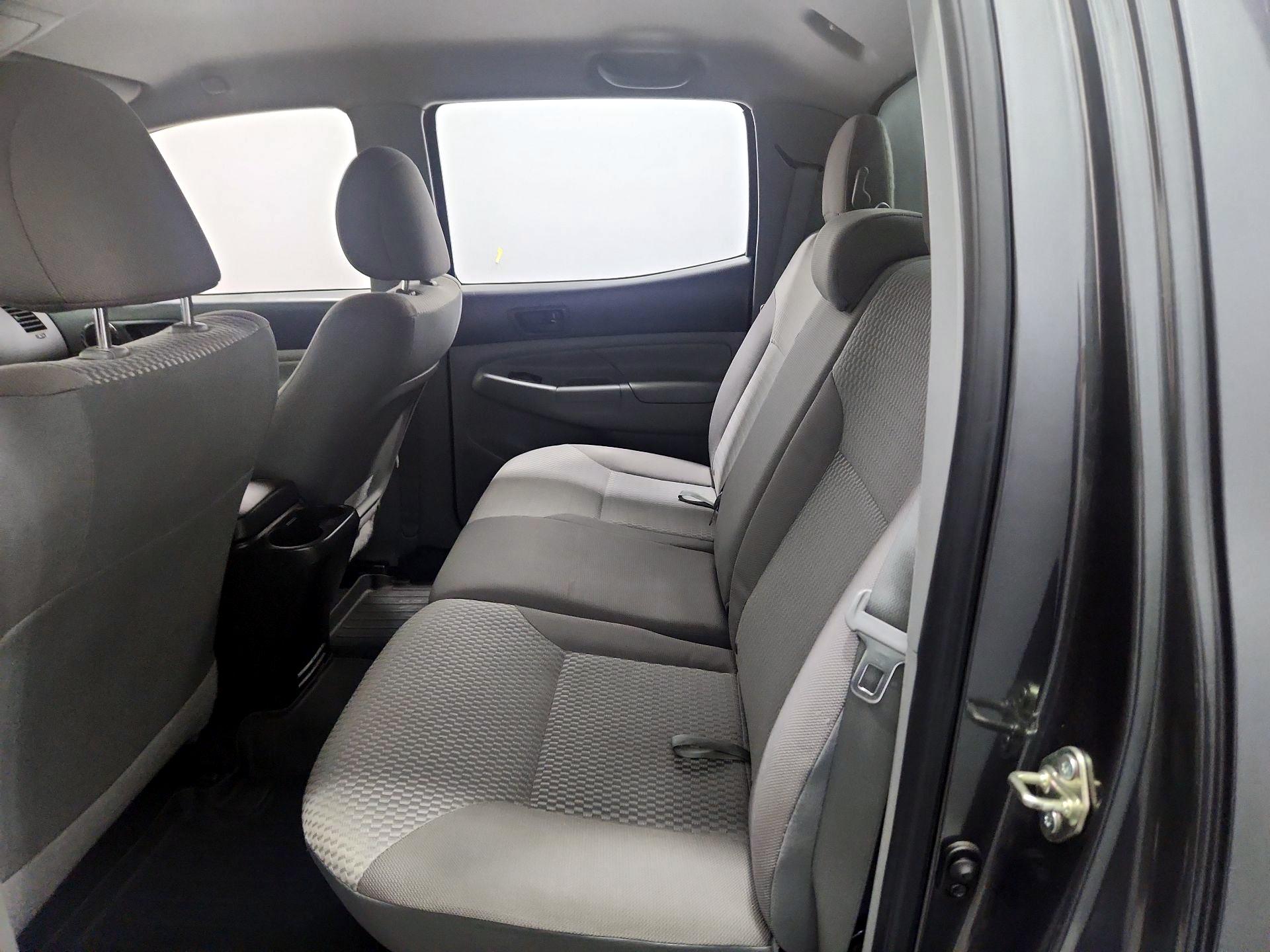 Thumbnail: 2015 Toyota Tacoma - 19