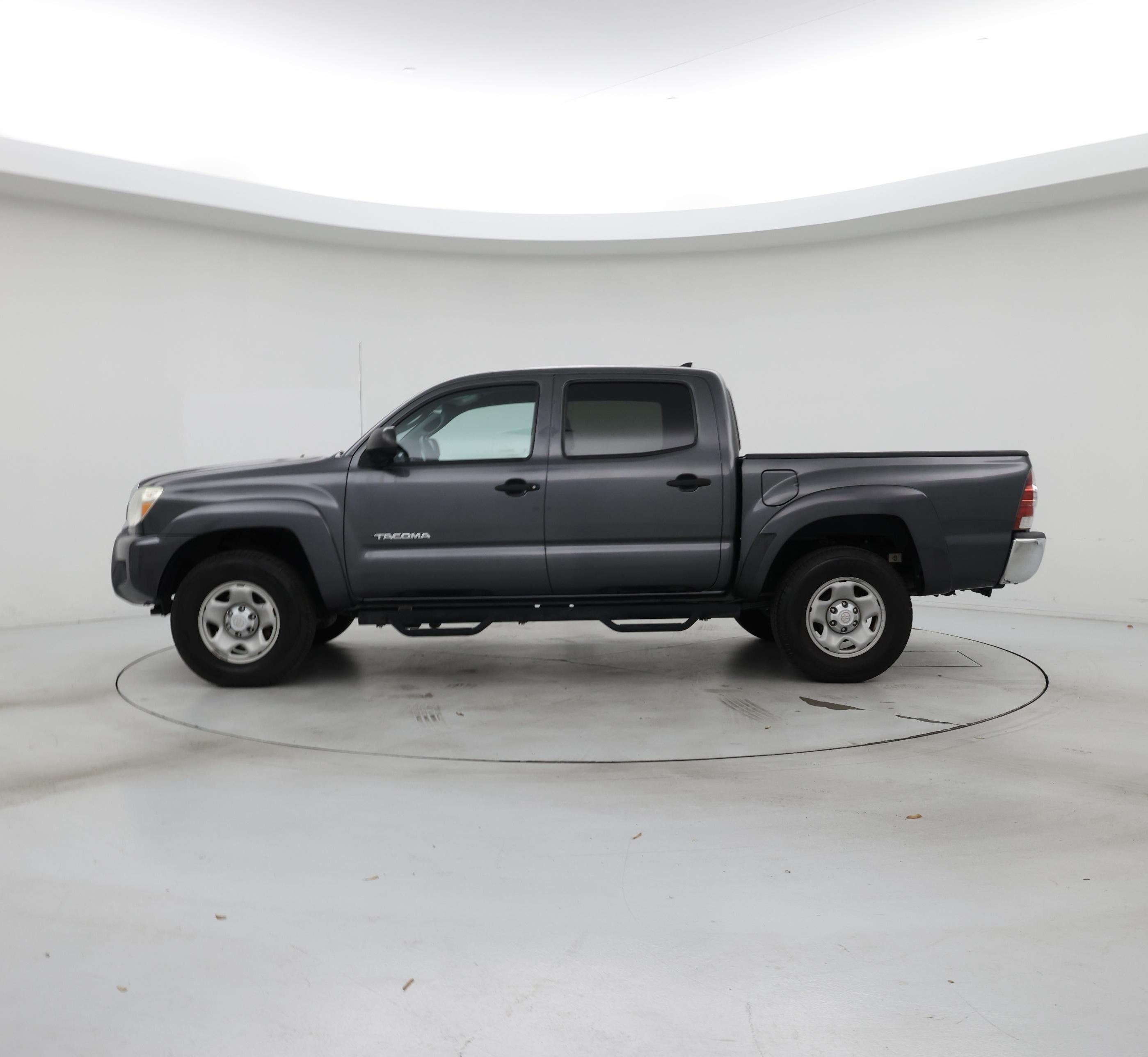 Thumbnail: 2015 Toyota Tacoma - 3