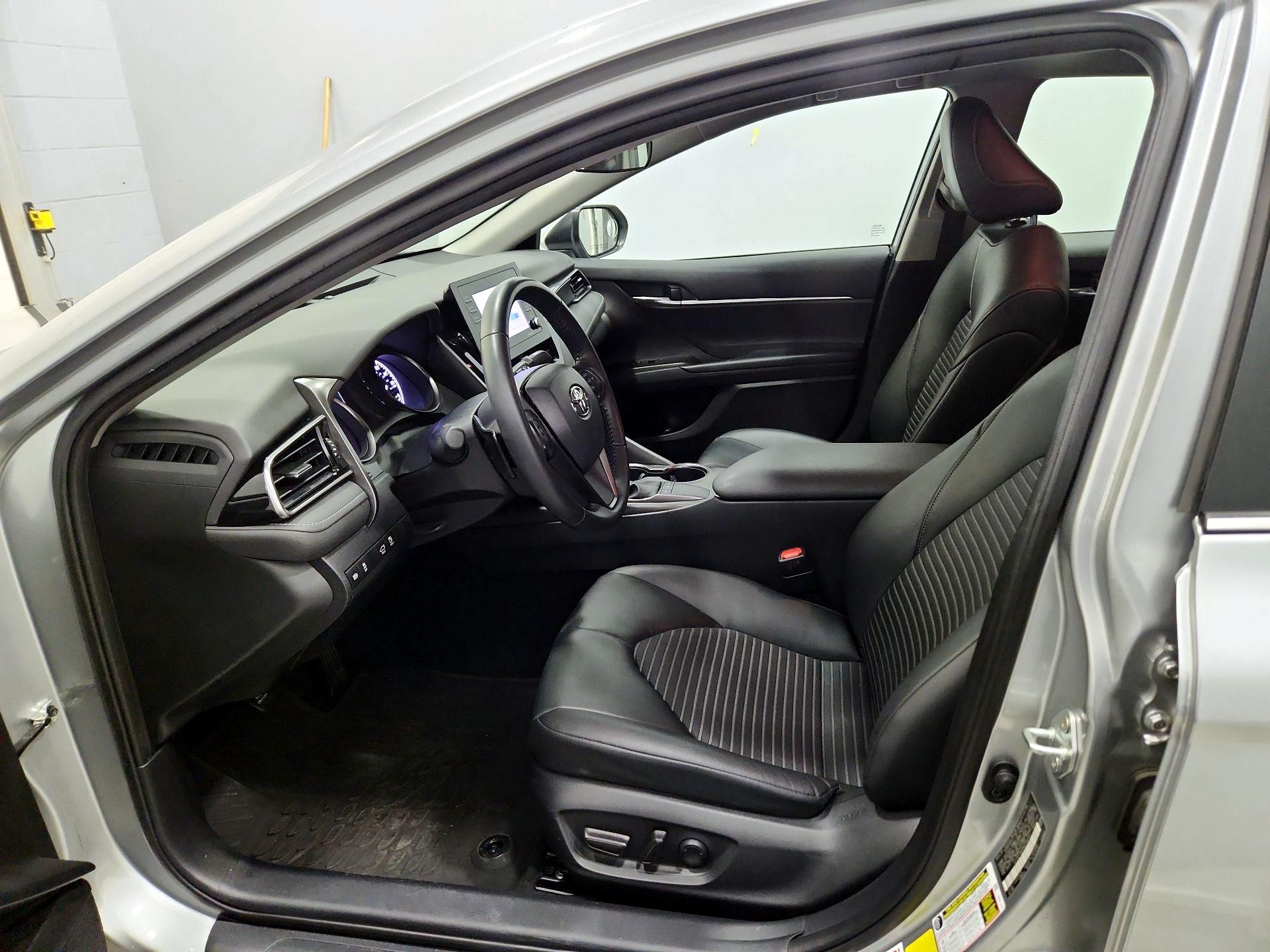 Thumbnail: 2022 Toyota Camry - 11