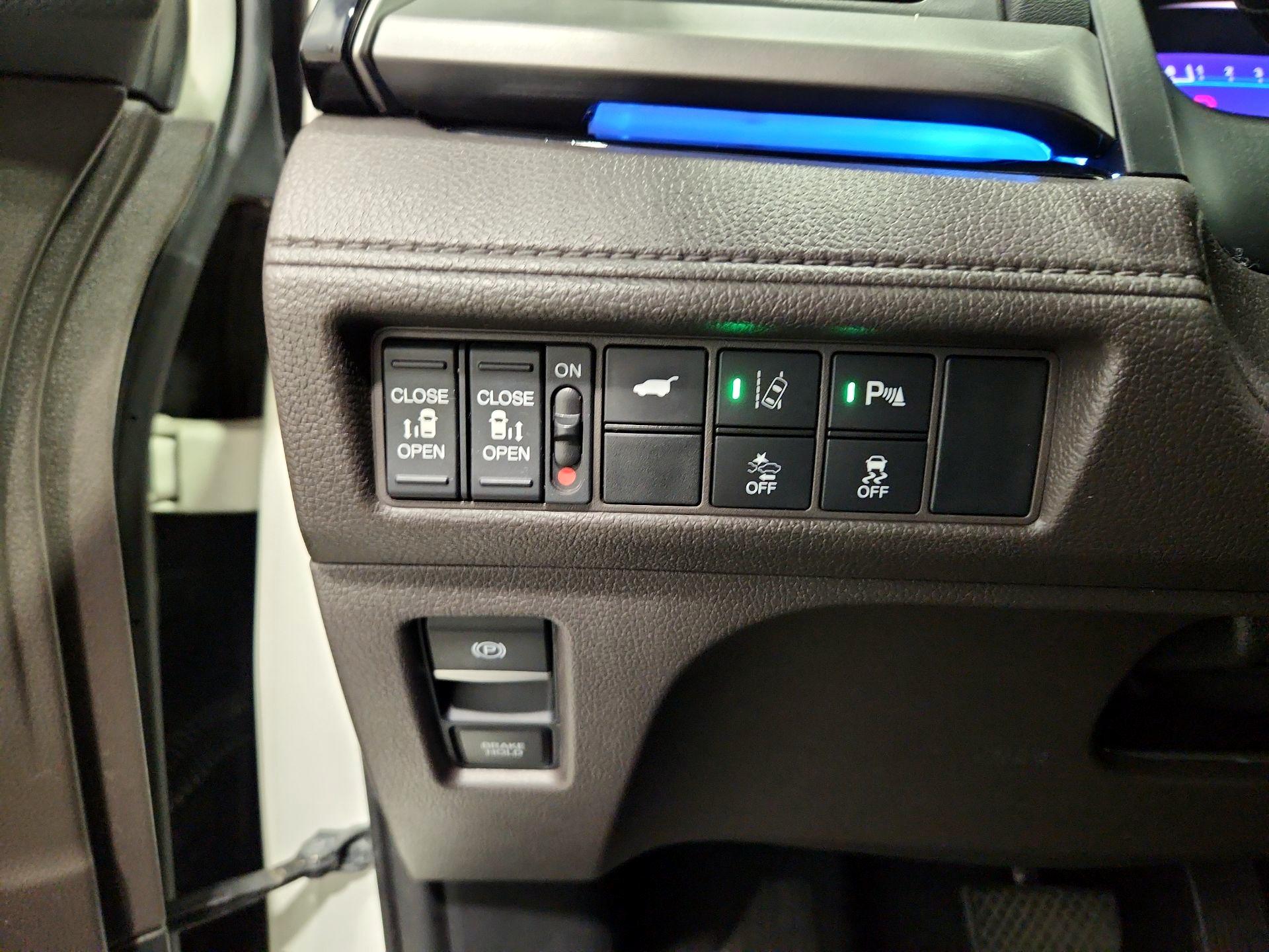 Thumbnail: 2018 Honda Odyssey - 13