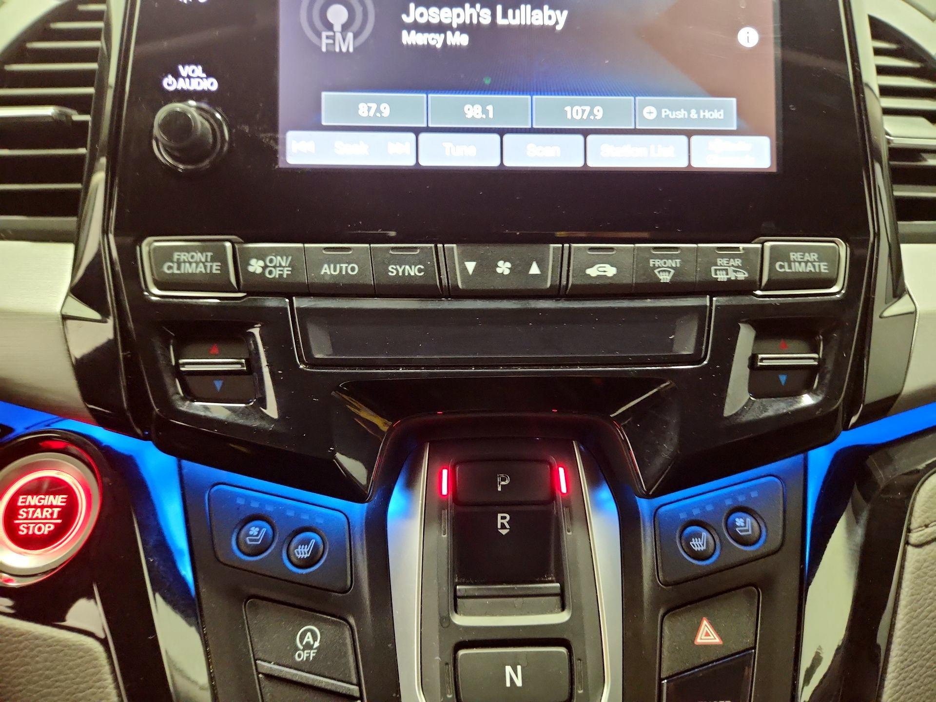 Thumbnail: 2018 Honda Odyssey - 16