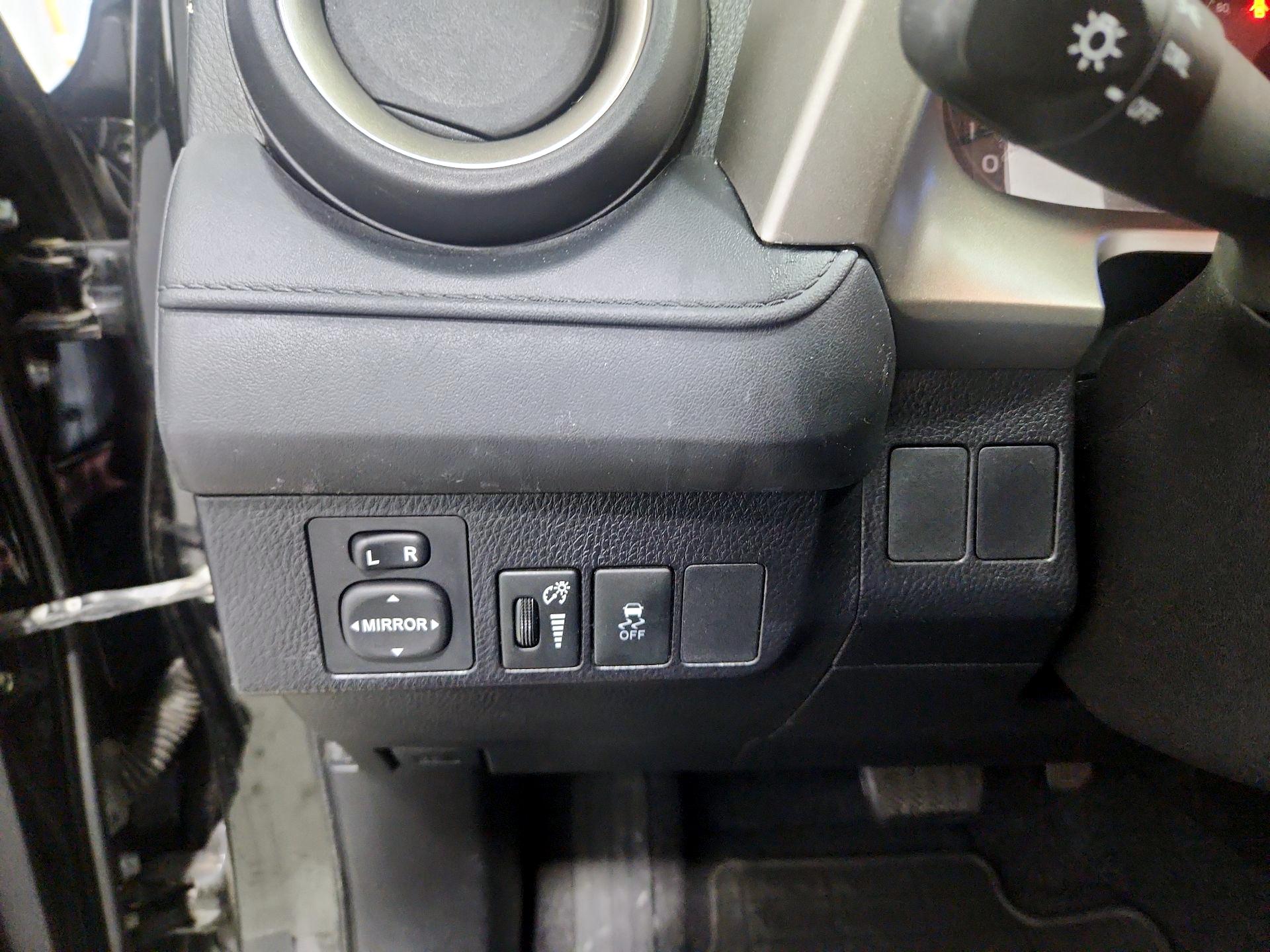 Thumbnail: 2014 Toyota RAV4 - 13