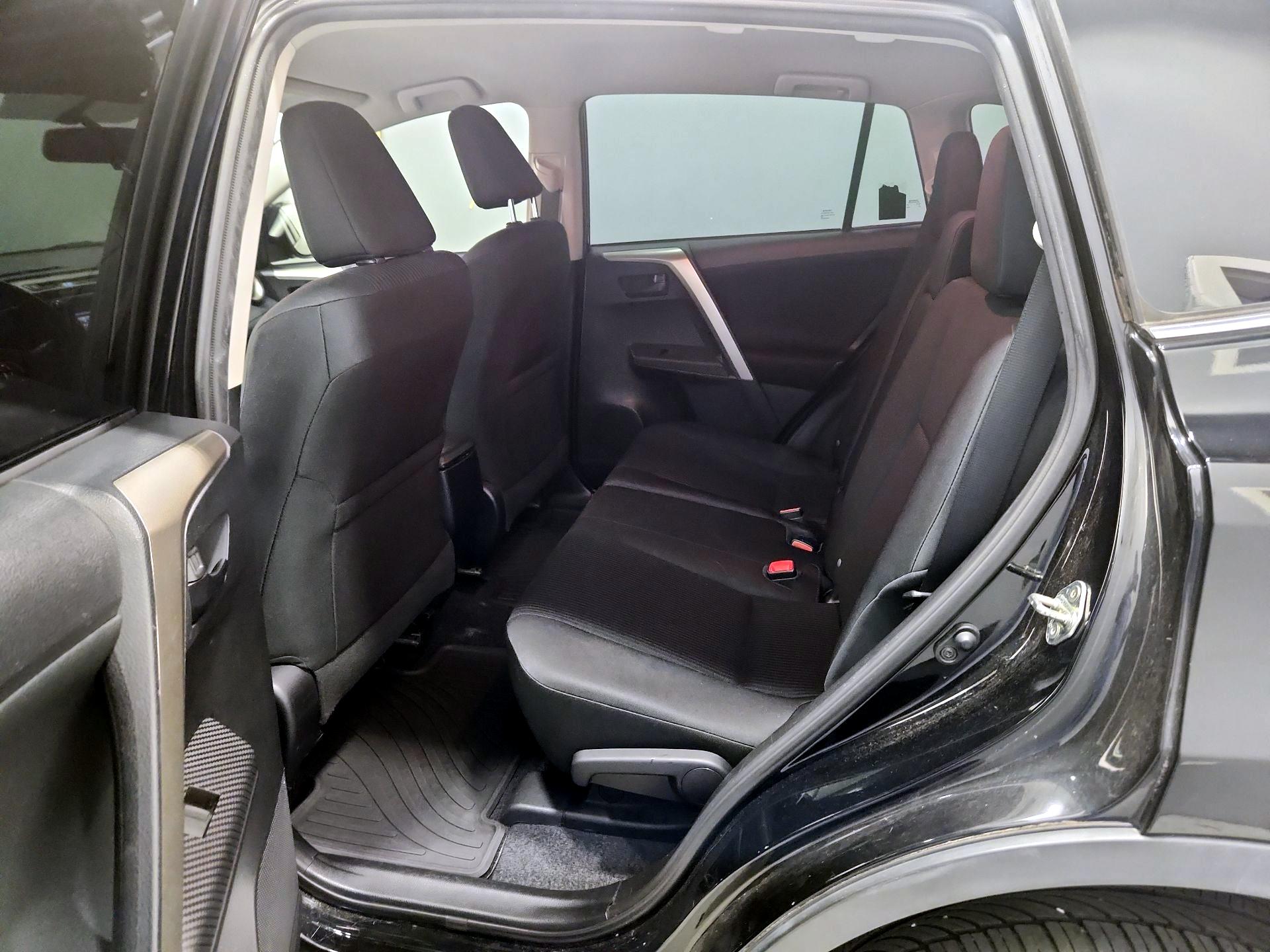 Thumbnail: 2014 Toyota RAV4 - 18