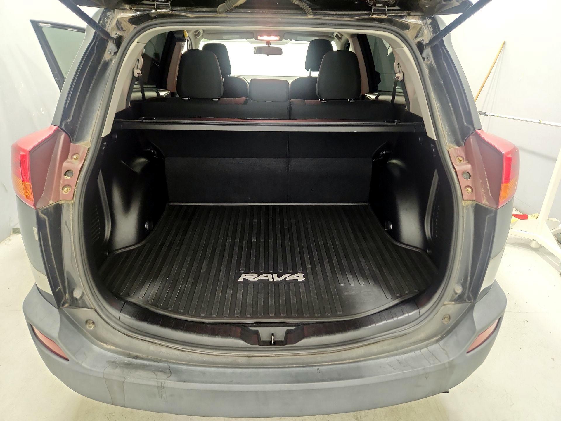 Thumbnail: 2014 Toyota RAV4 - 19