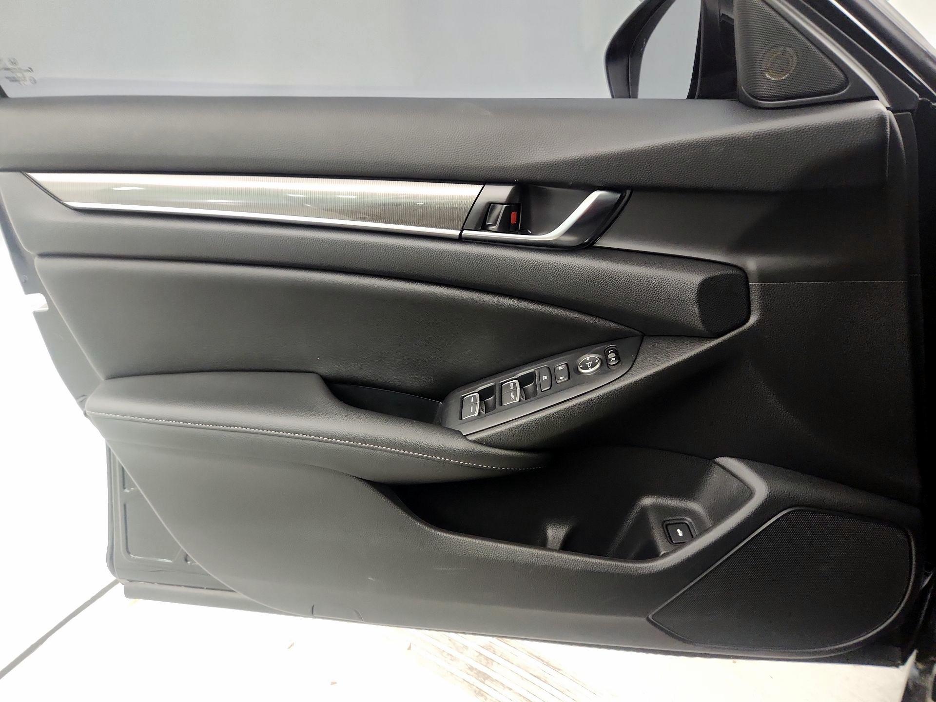 Thumbnail: 2019 Honda Accord - 10