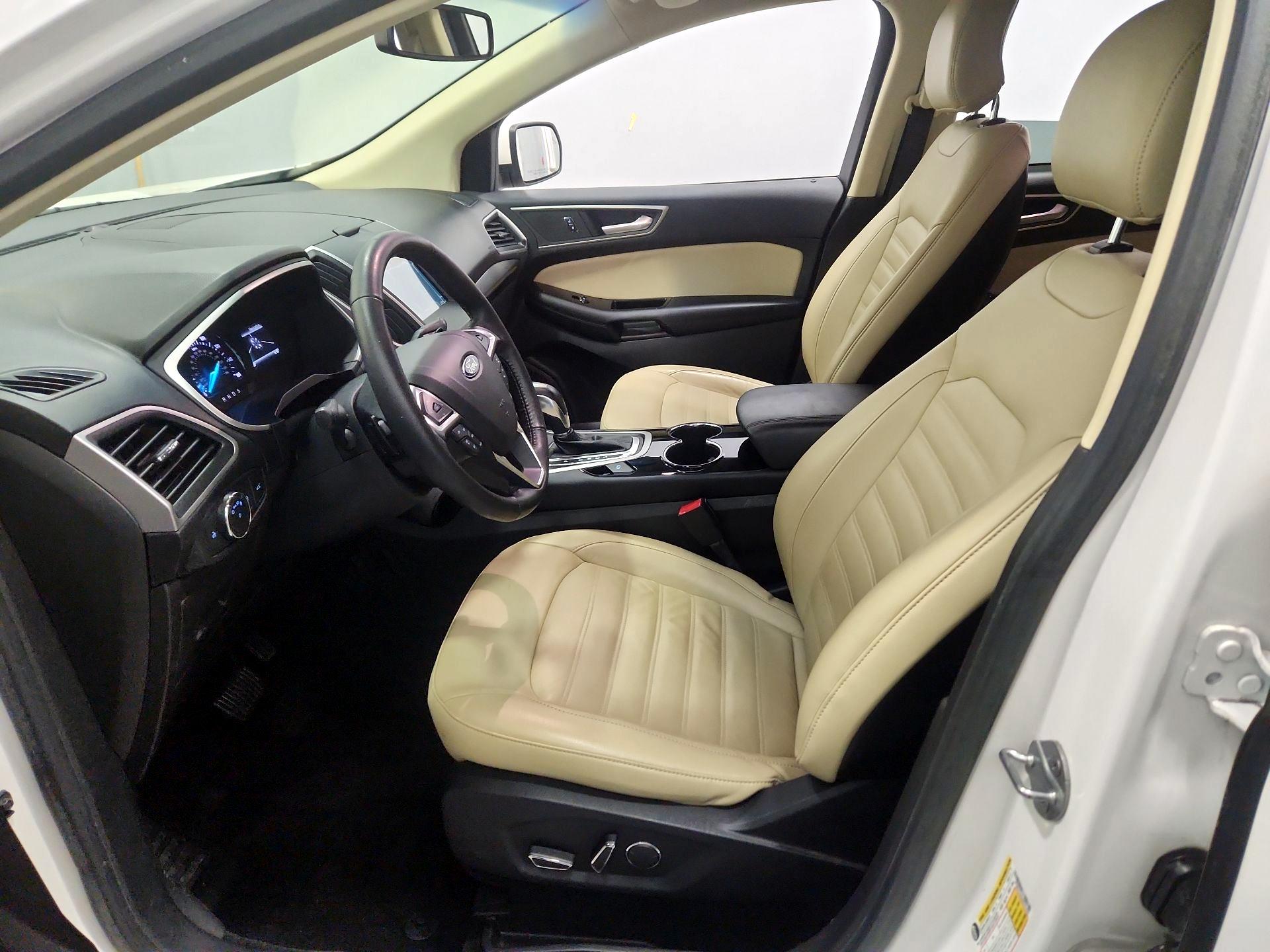 Thumbnail: 2017 Ford Edge - 11