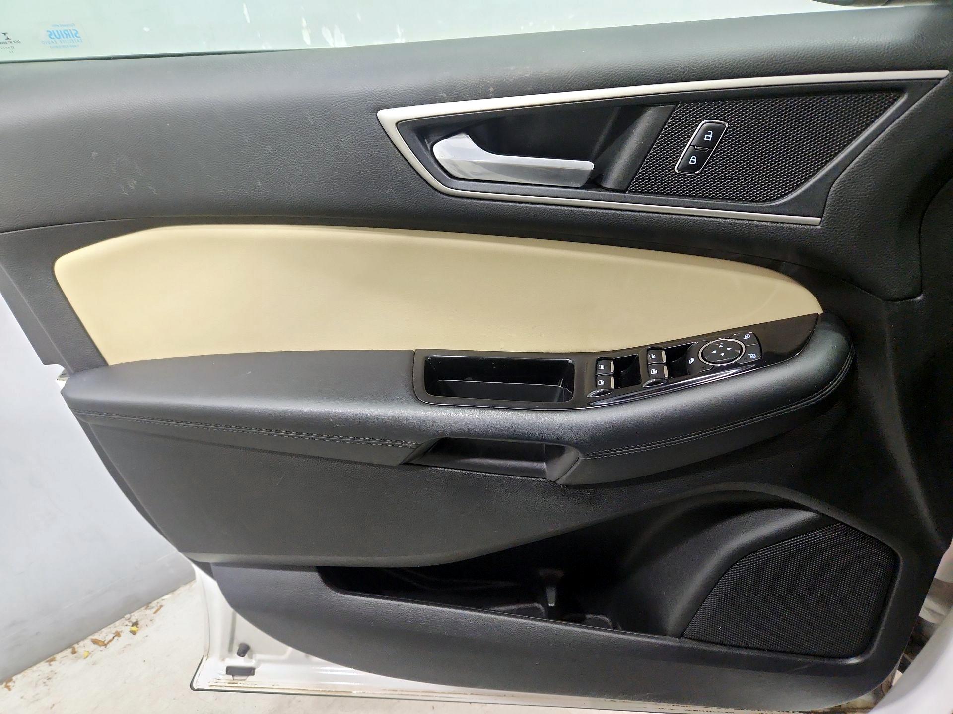 Thumbnail: 2017 Ford Edge - 12