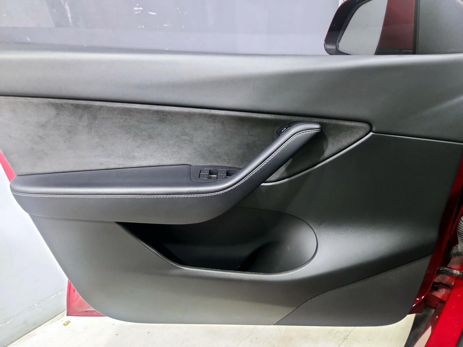 Thumbnail: 2022 Tesla Model Y - 12