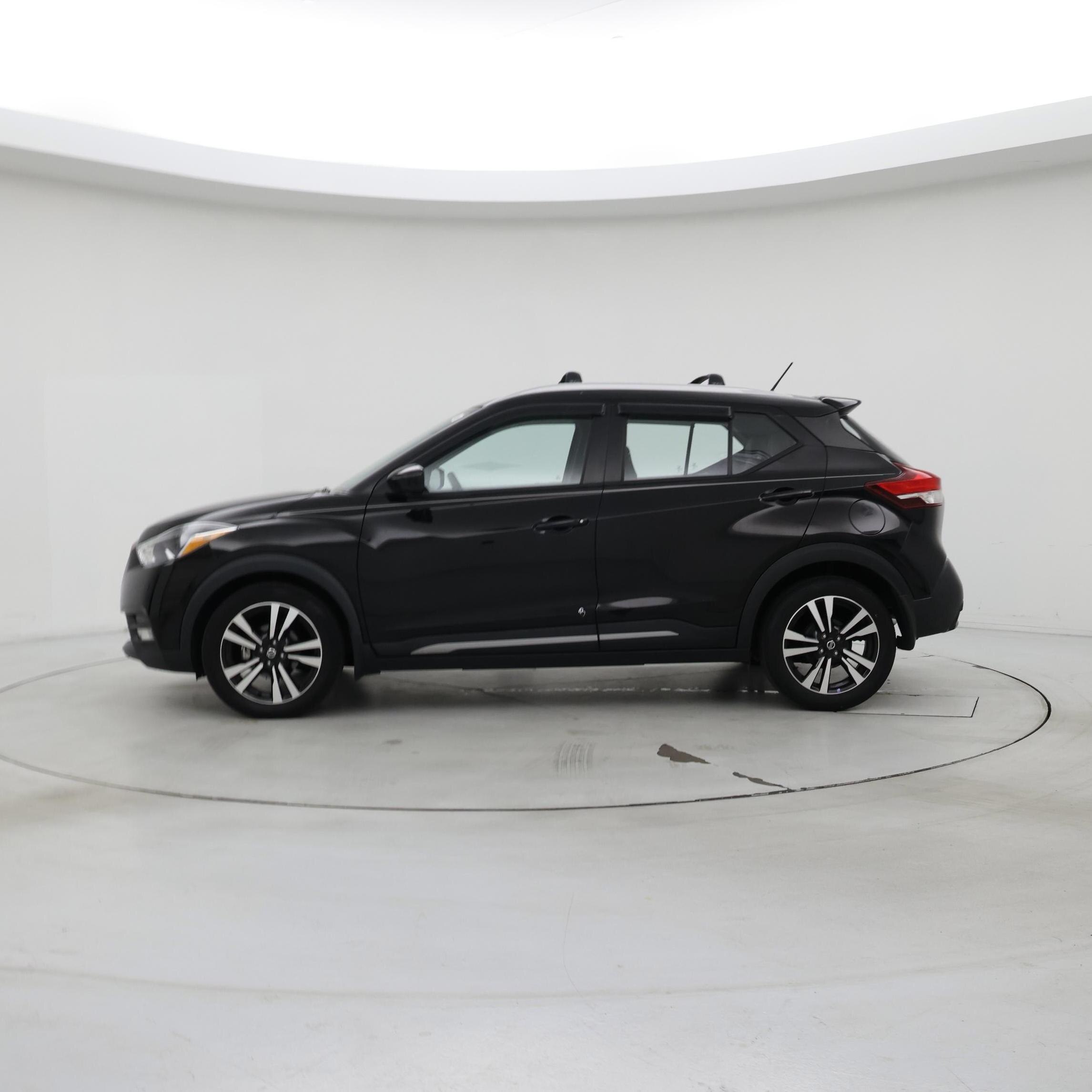 Thumbnail: 2019 Nissan Kicks - 3
