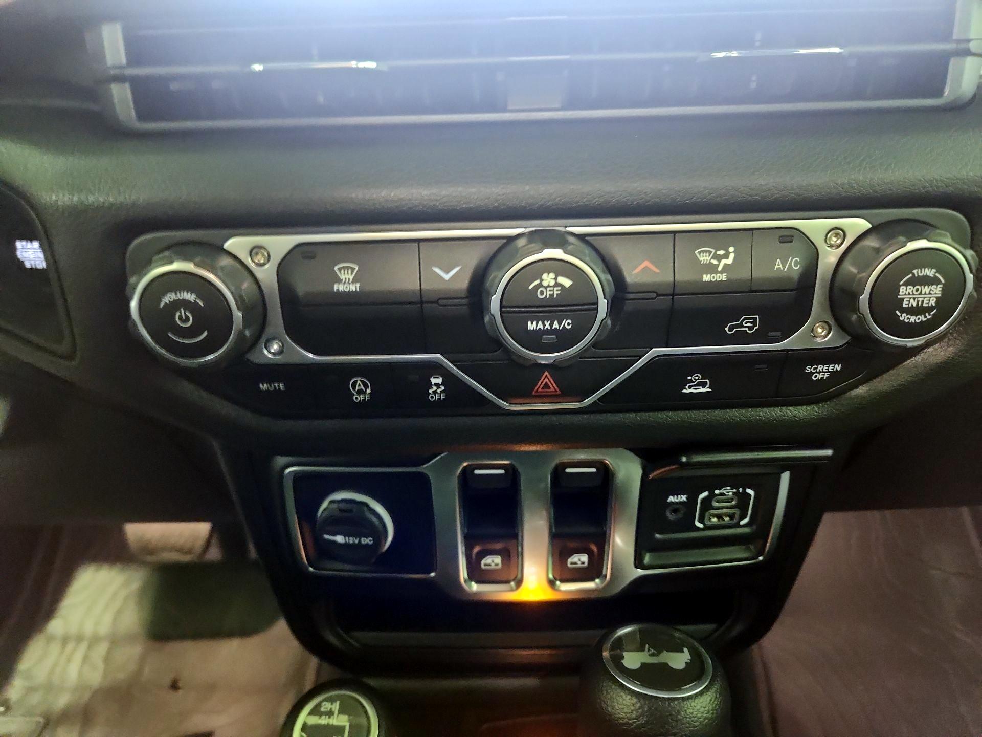 Thumbnail: 2025 Jeep Wrangler - 16