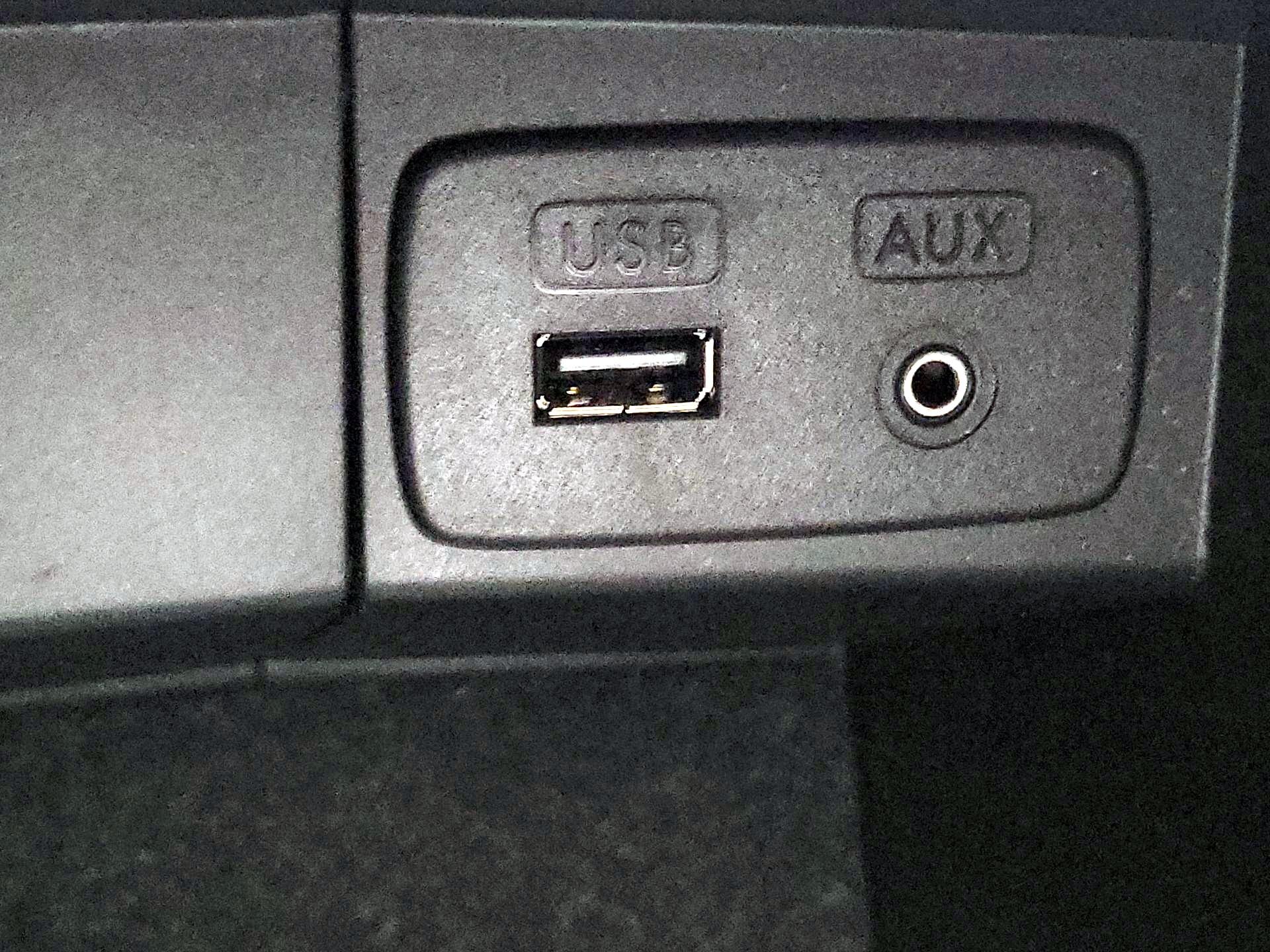 Thumbnail: 2015 Subaru Forester - 18