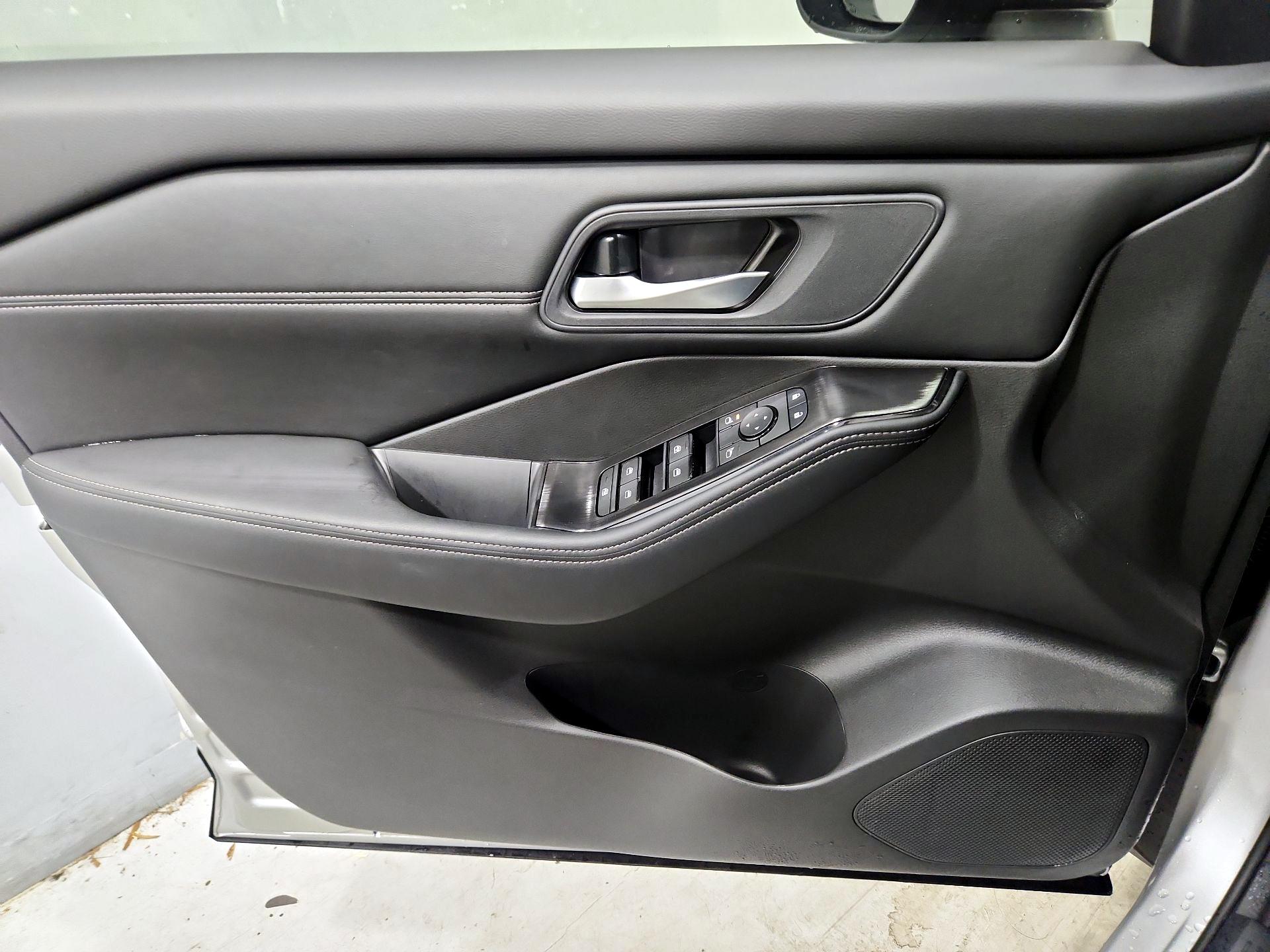 Thumbnail: 2025 Nissan Rogue - 12