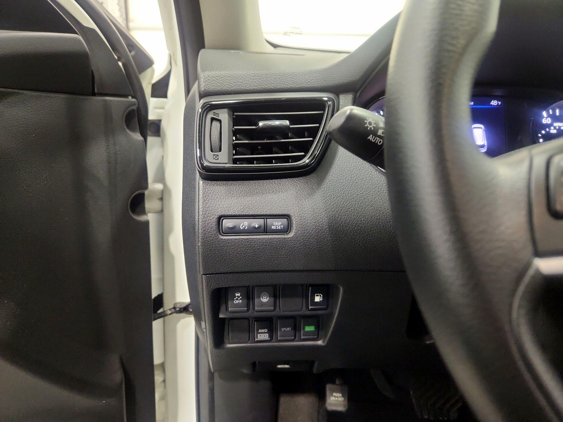 Thumbnail: 2020 Nissan Rogue - 13