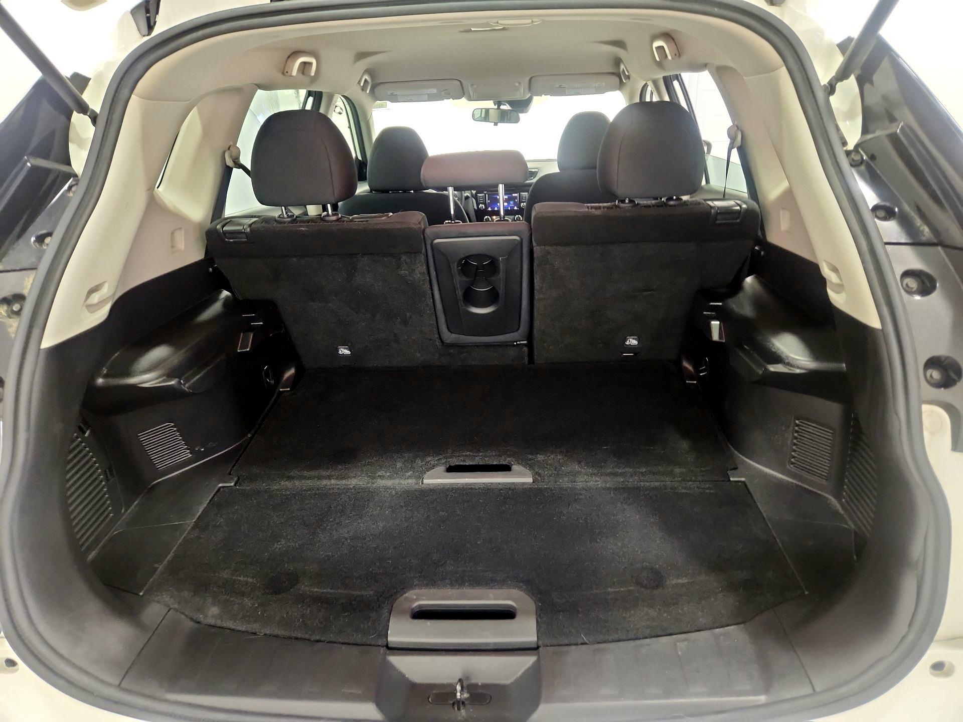 Thumbnail: 2020 Nissan Rogue - 20