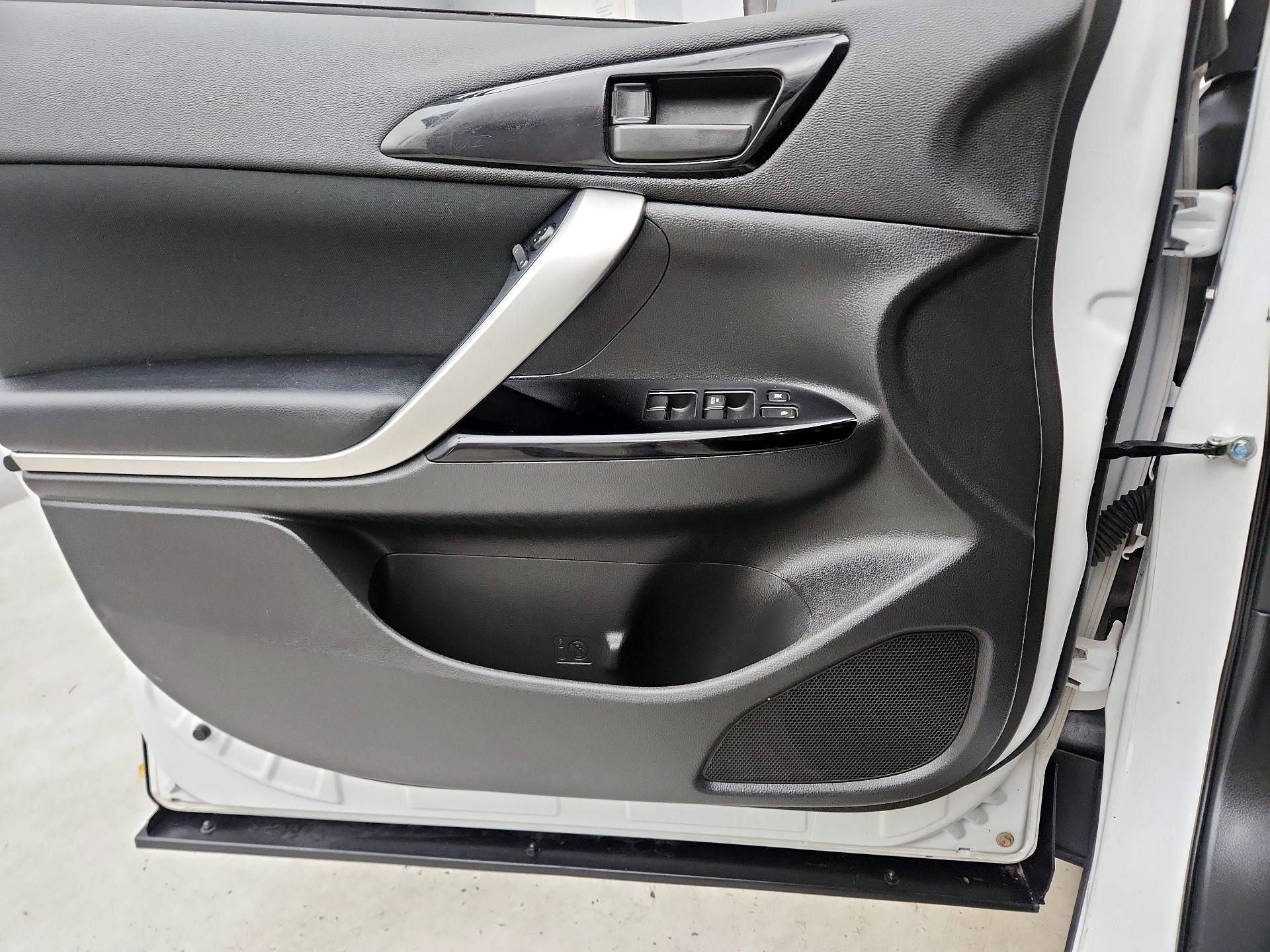 Thumbnail: 2019 Mitsubishi Eclipse Cross - 12