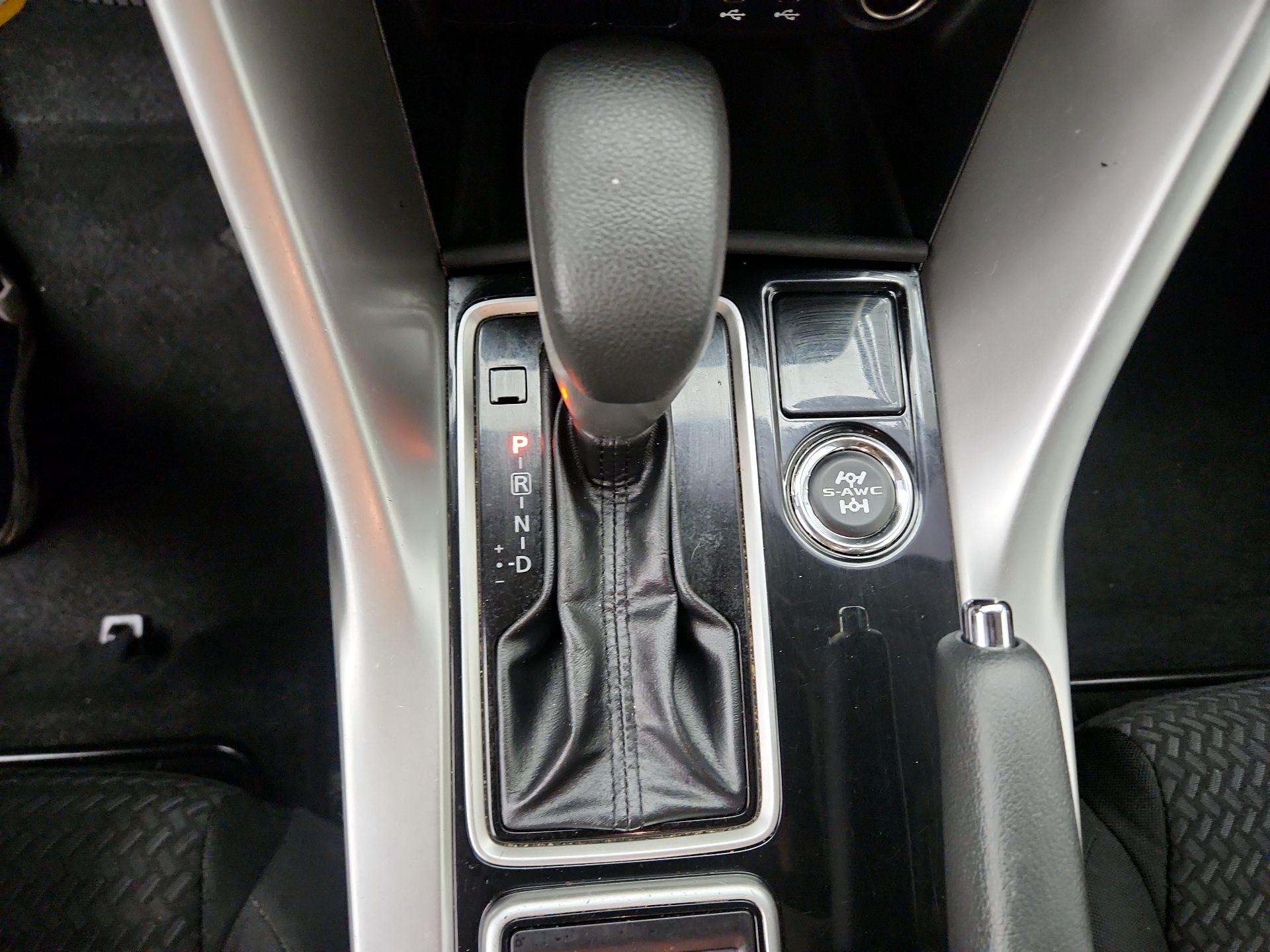 Thumbnail: 2019 Mitsubishi Eclipse Cross - 17