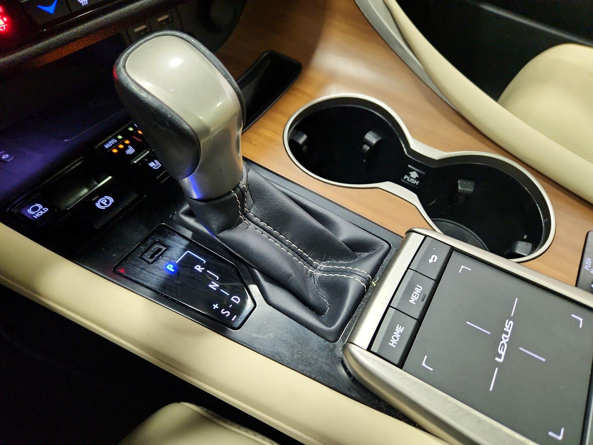 Thumbnail: 2021 Lexus RX - 17